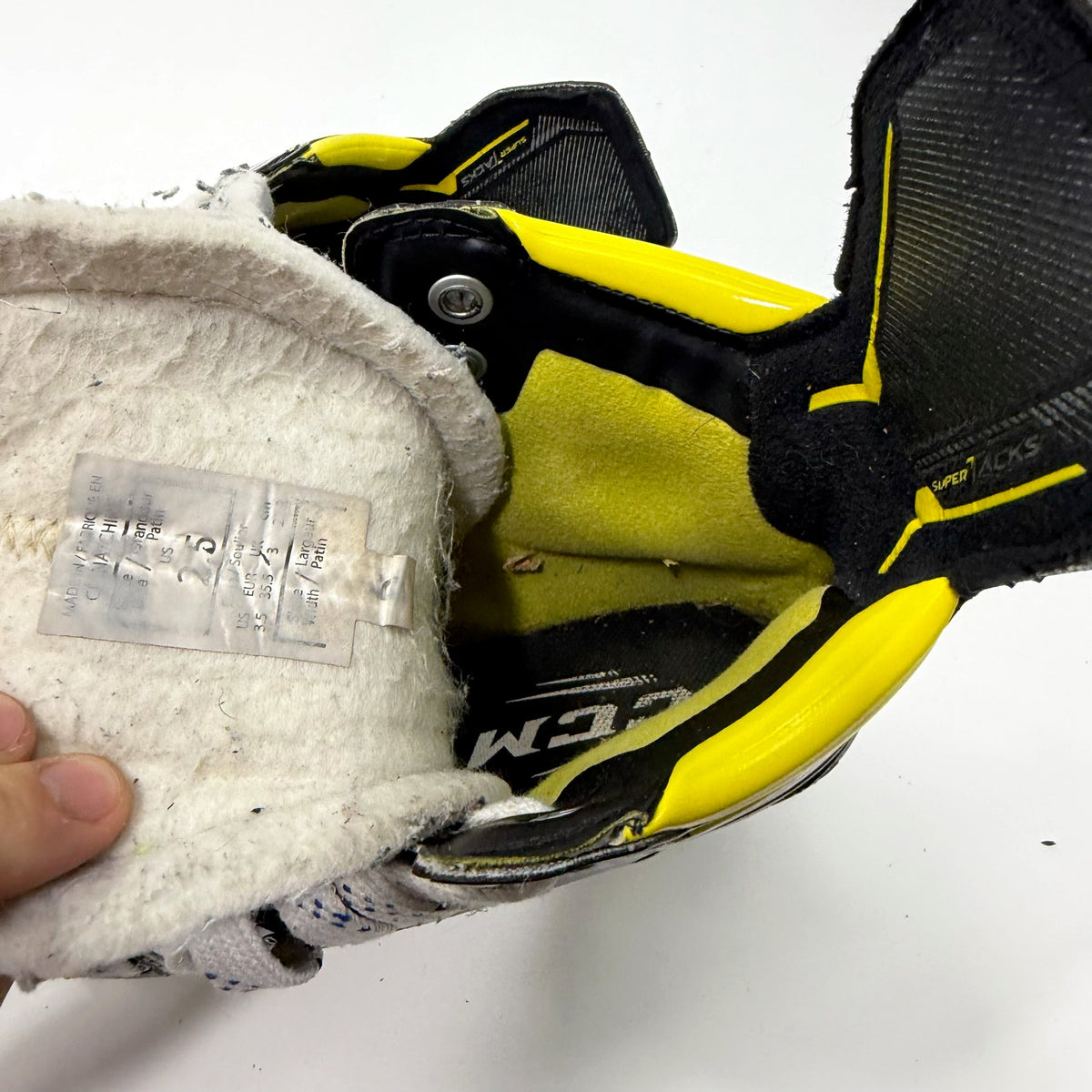 Used CCM Super Tacks 9380 Skates | Size 2.5 D | AB795