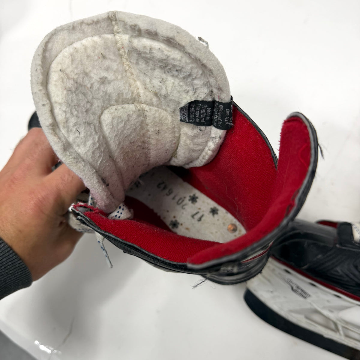 Used Bauer Vapor X500 Skates | Size 7.5 D | AB244