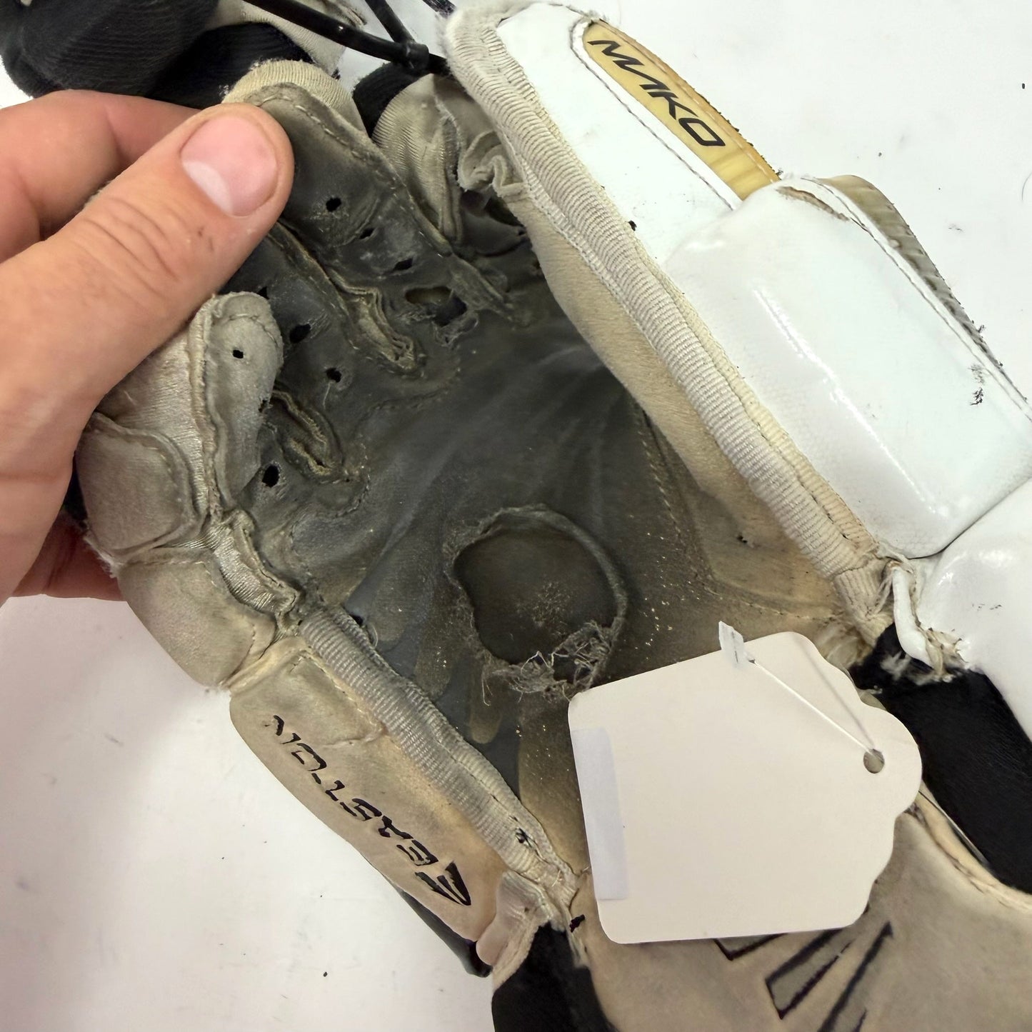 Used Black Easton Mako Gloves | 12" | AB498