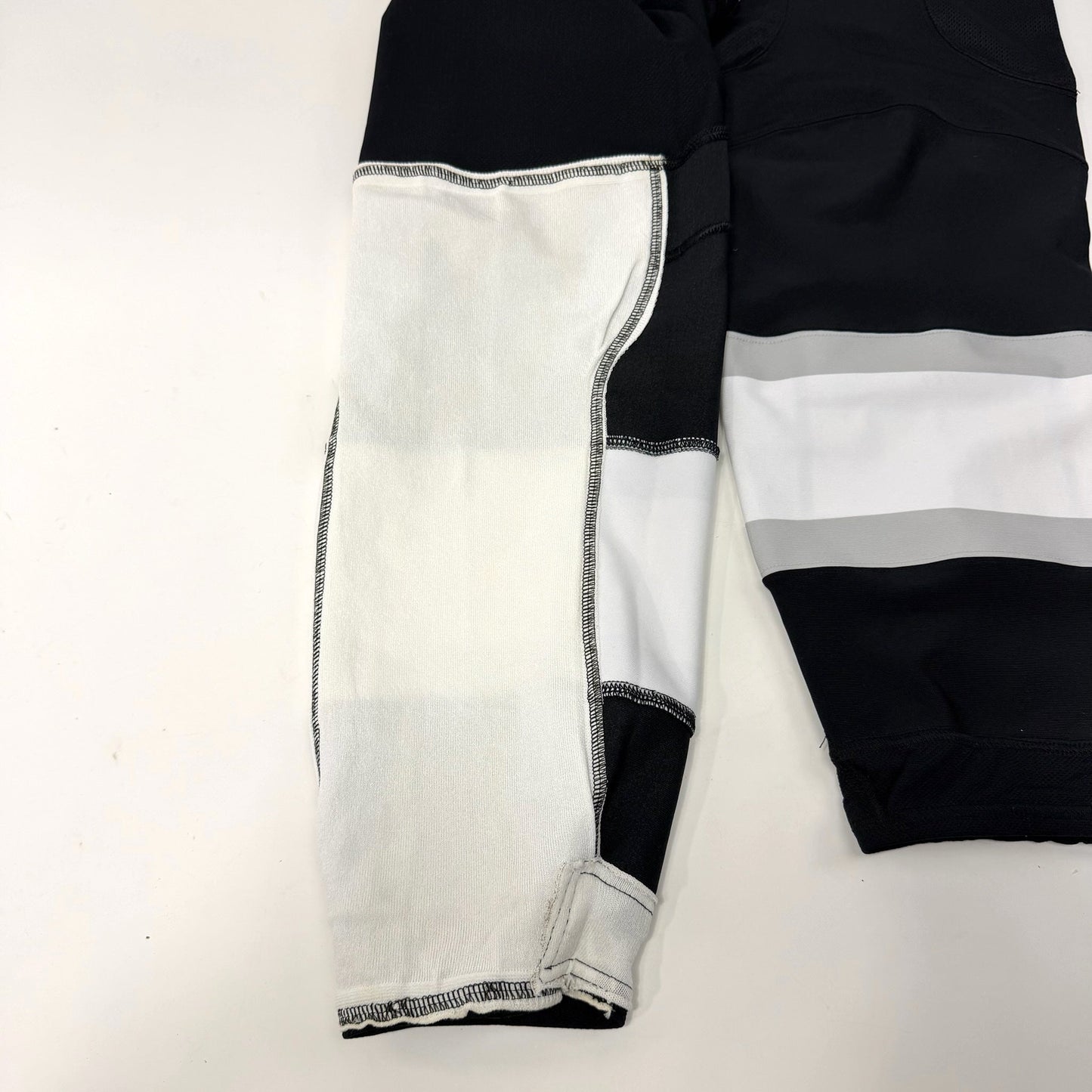 Used Black Kevlar Reebok LA KINGS Socks | Senior Large | AB840