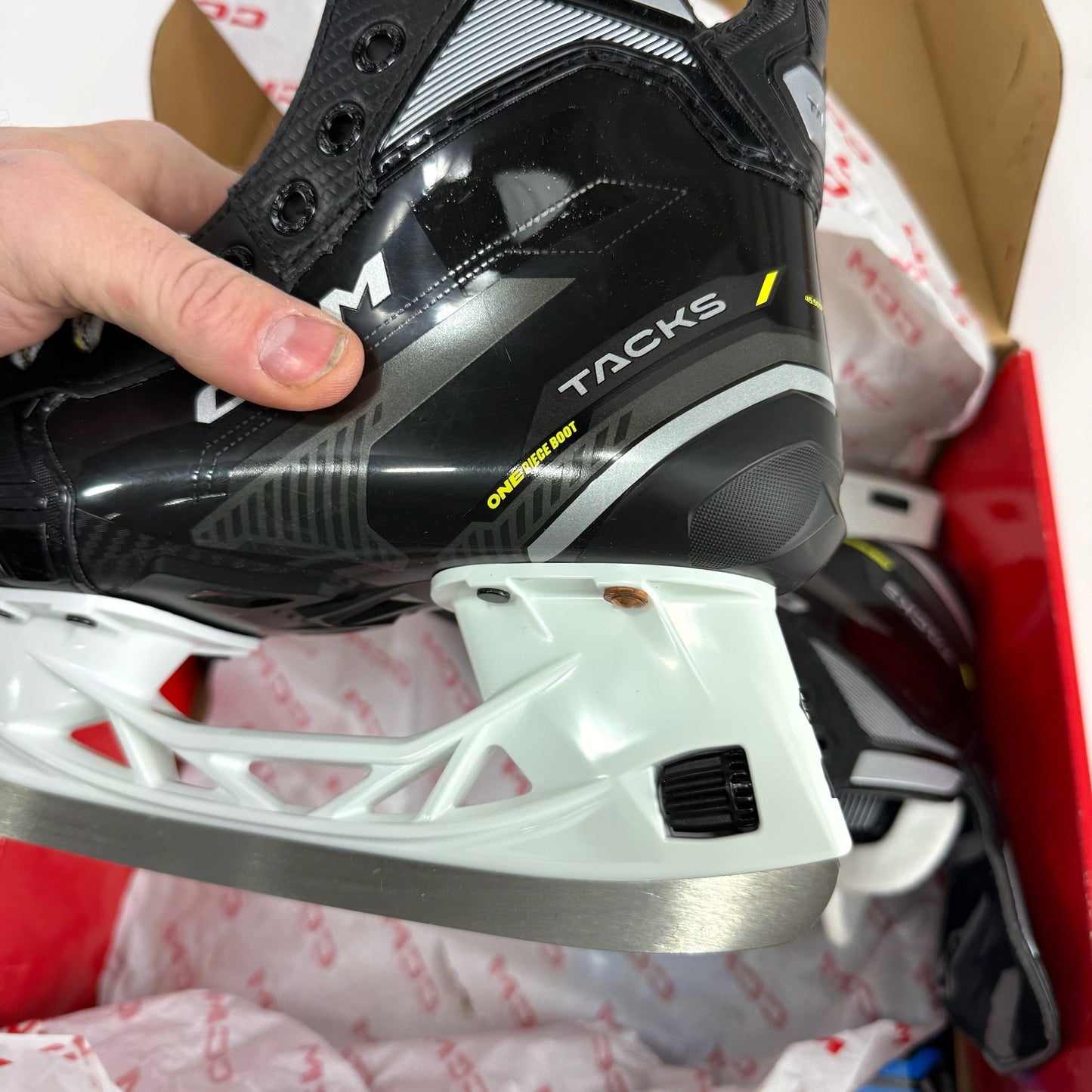 New CCM Tacks AS580 Skates | Jr 1.5-2.5 R | J721