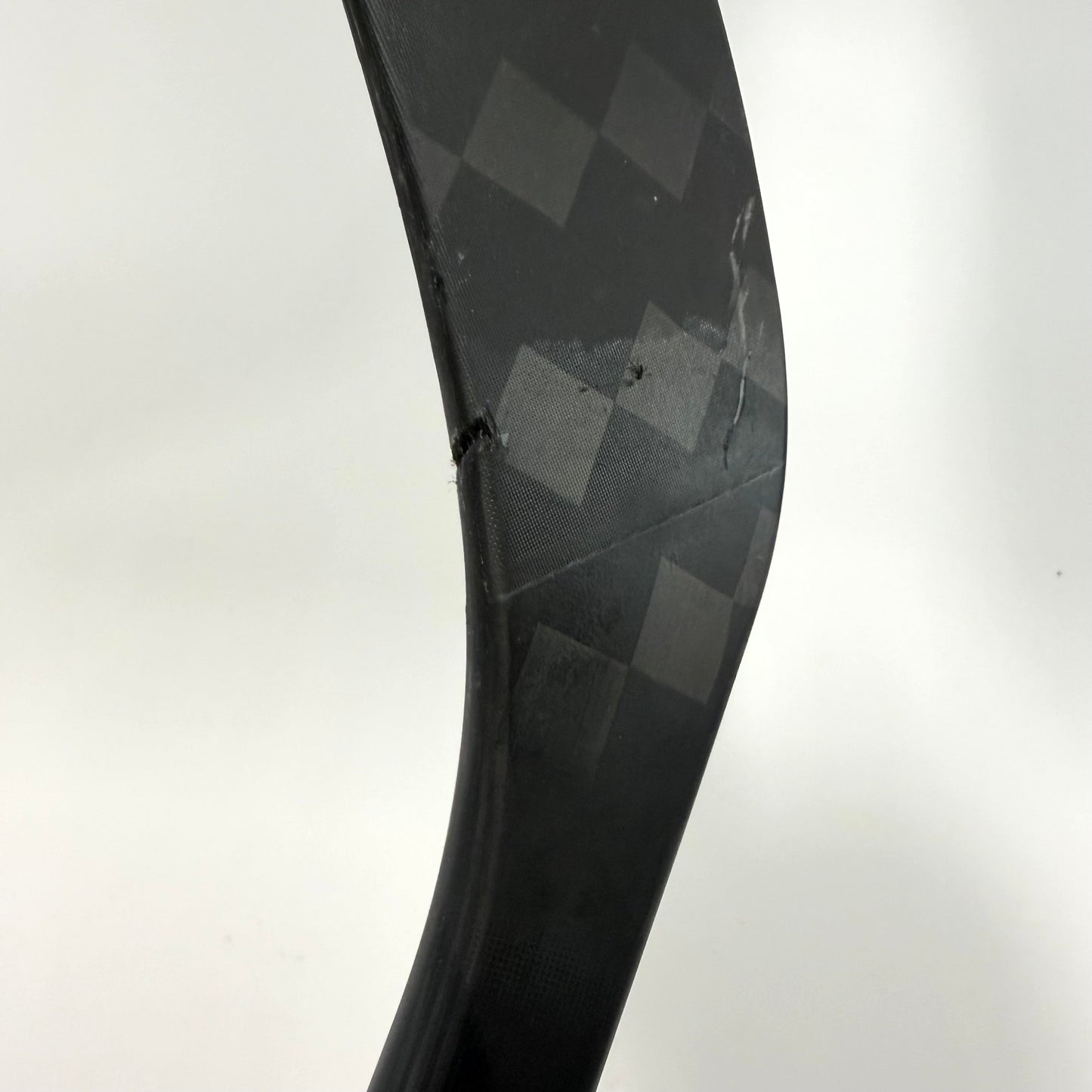 Used Right Black CCM Jetspeed FT7 Pro | 70 Flex P92M Curve Grip | AB959