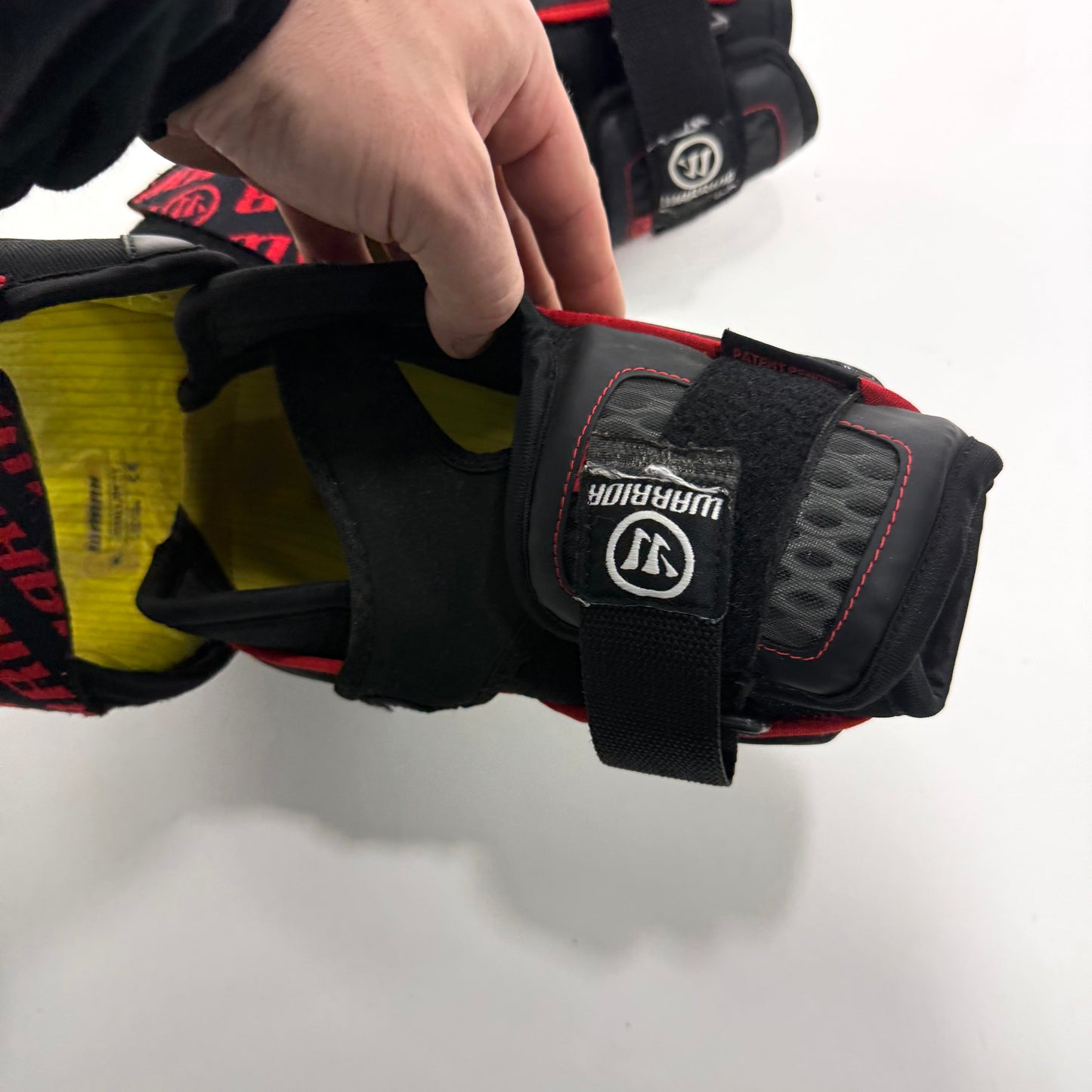 Used Warrior Dynasty HD1 Elbow Pads | Senior Small | A115