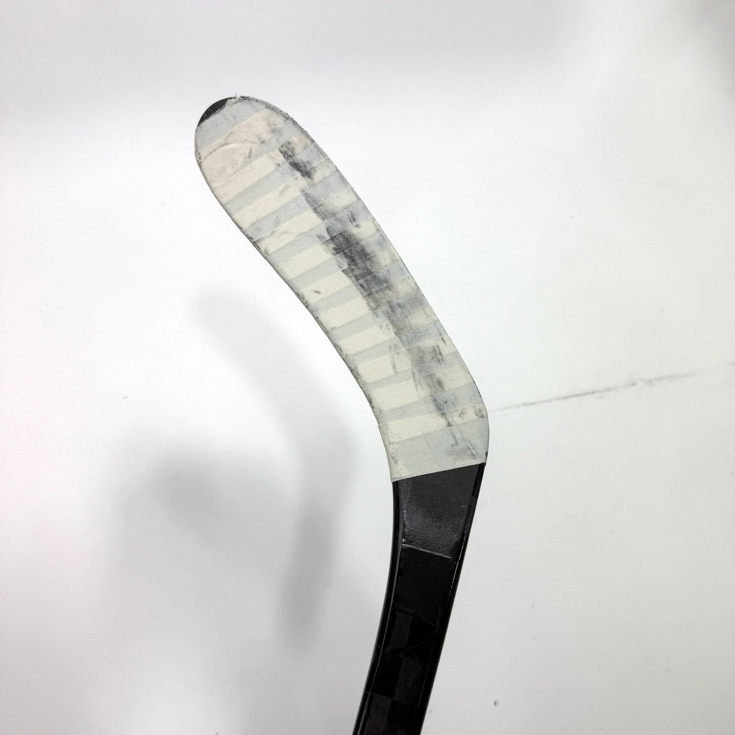 Used Left Red Bauer Pulse | 87 Flex P28 Curve Grip | Matt Gryzelcyk | BH144
