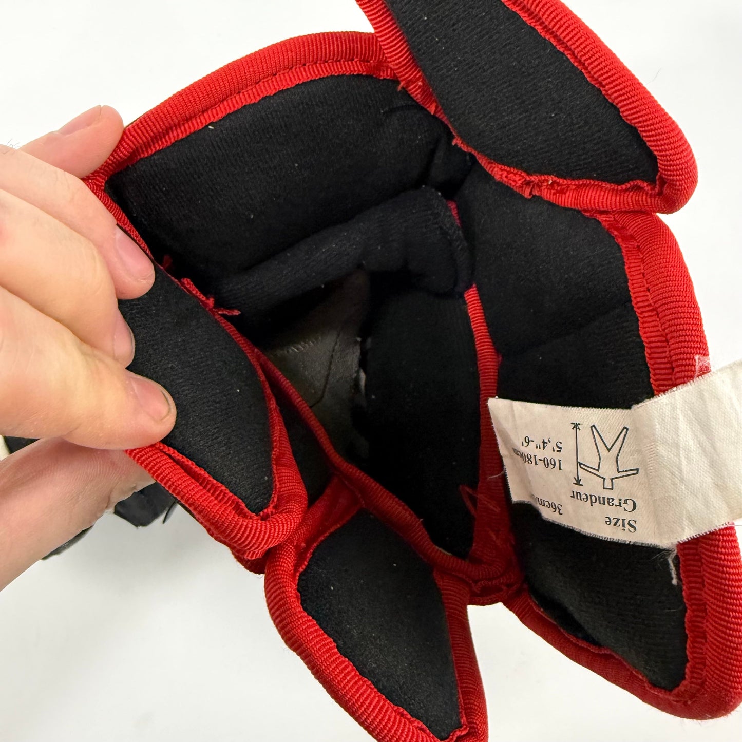 Used Chicago Blackhawks Reebok 13.5" Gloves | L371