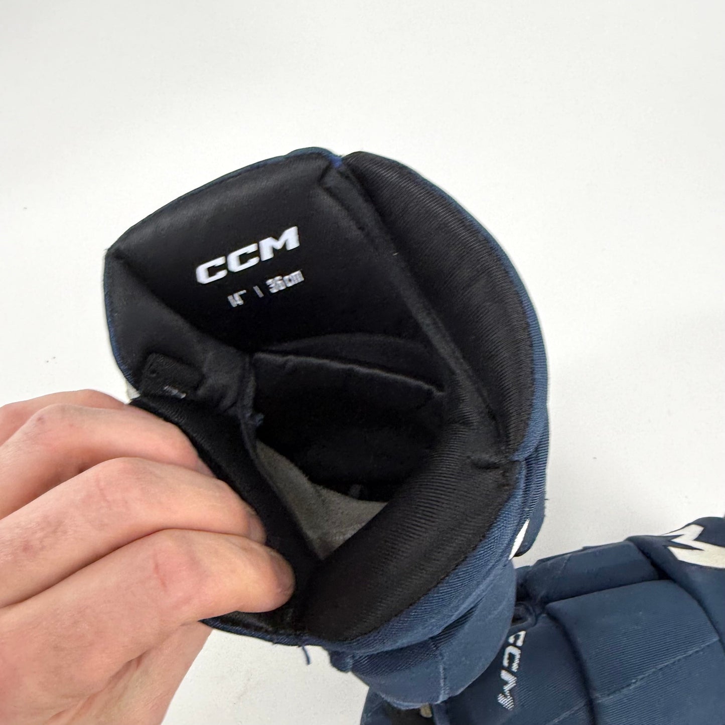 Used Navy CCM Jetspeed Pro Gloves | 14" | D369