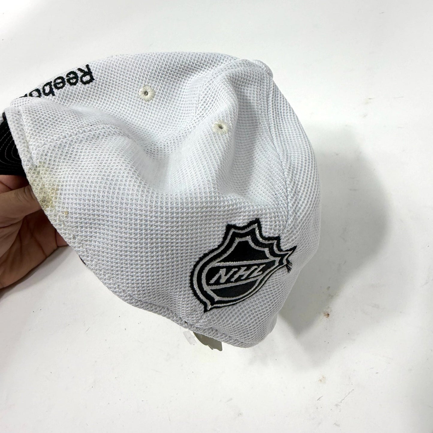 Used White Chicago Blackhawks Reebok Hat | Senior Large/XL | R104