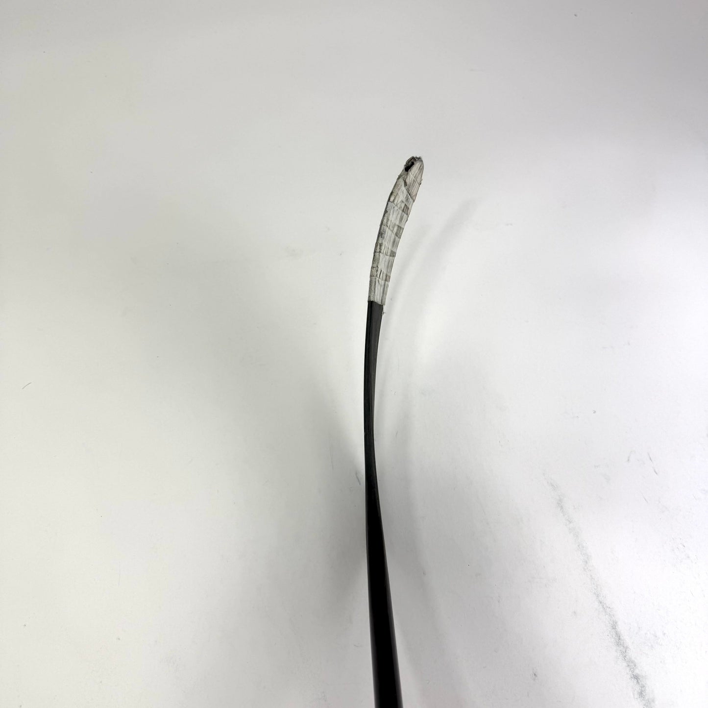 Used Left Bauer Vapor Hyperlite | 77 Flex P28 Curve Grip | J458 - Top Flight Hockey