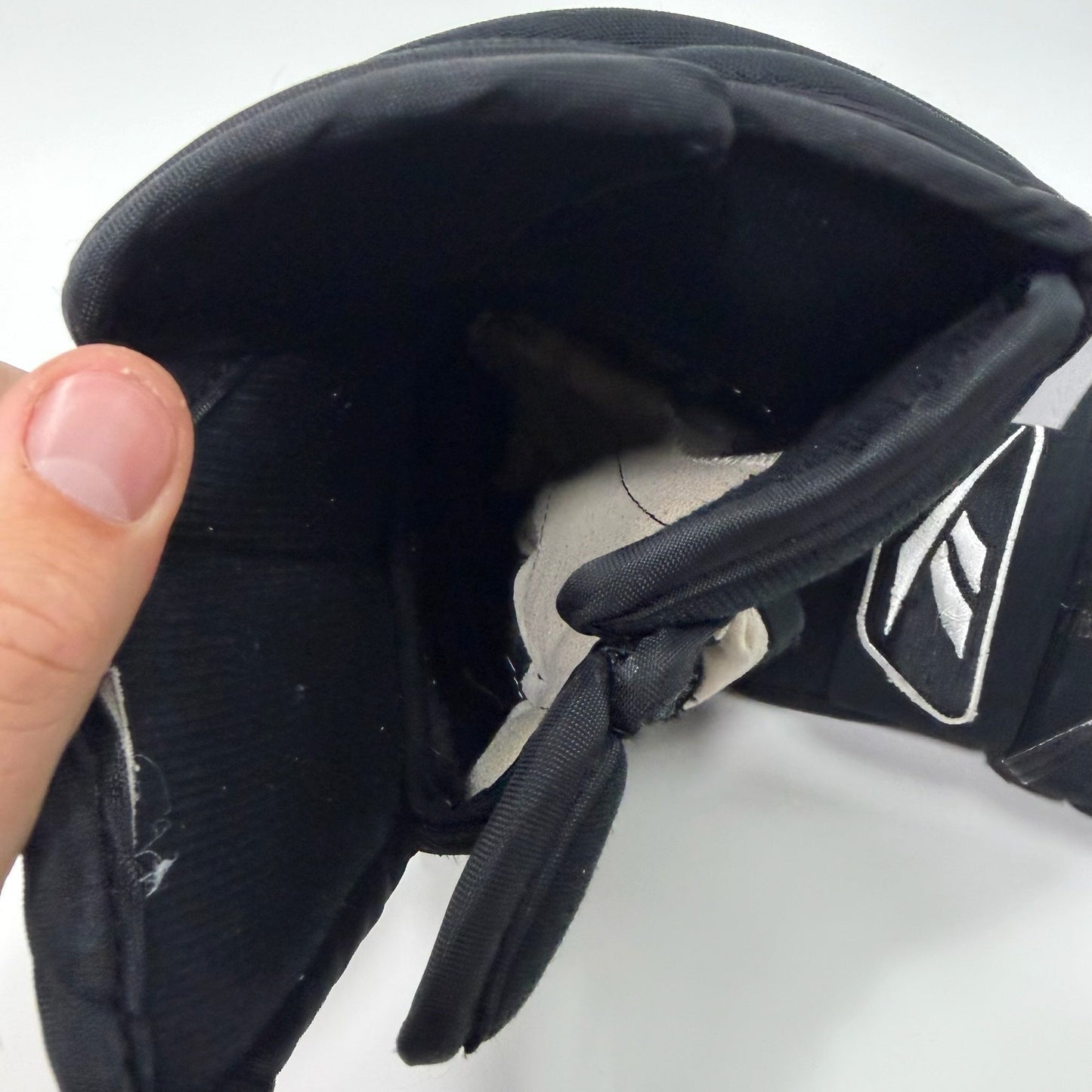 Used Black Reebok Pro Gloves | 15" | AB798