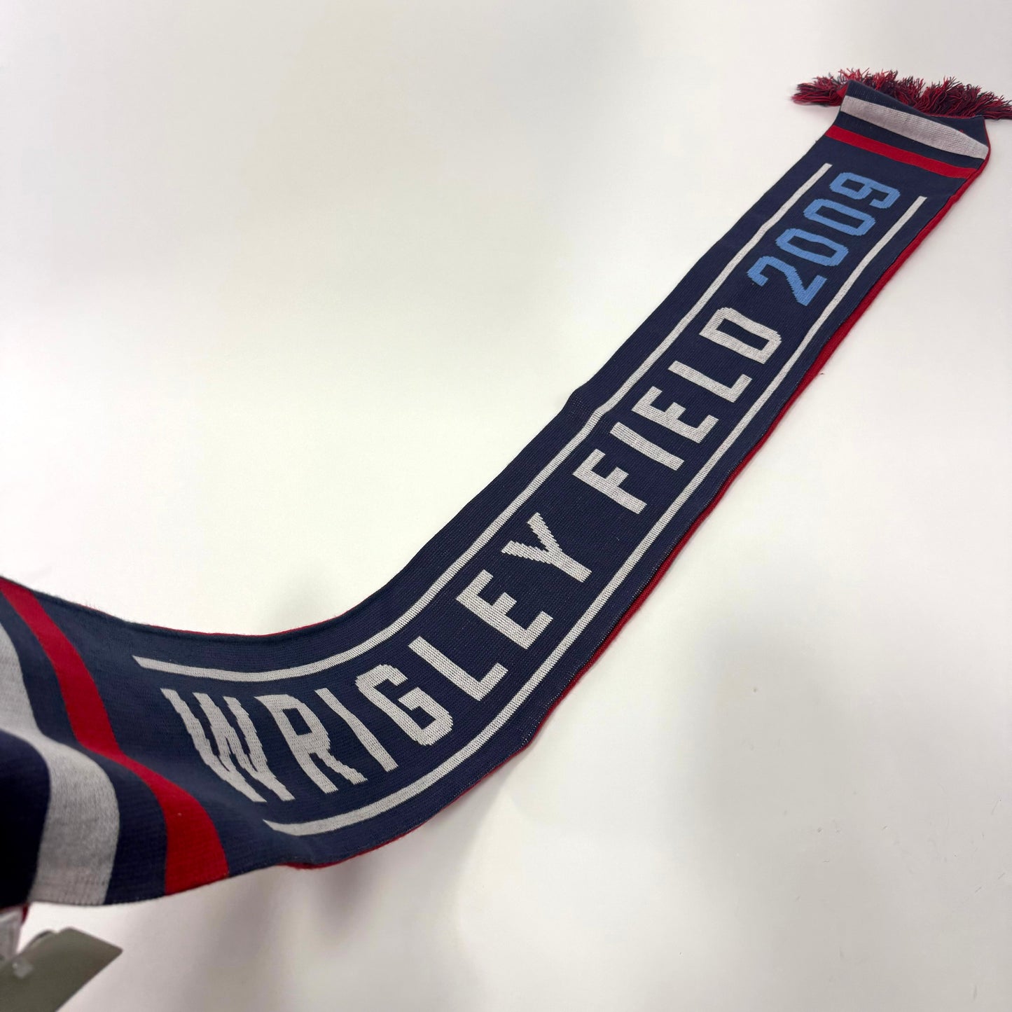 Used Red and Blue Winter Classic Wrigley Field 2009 Scarf | U192