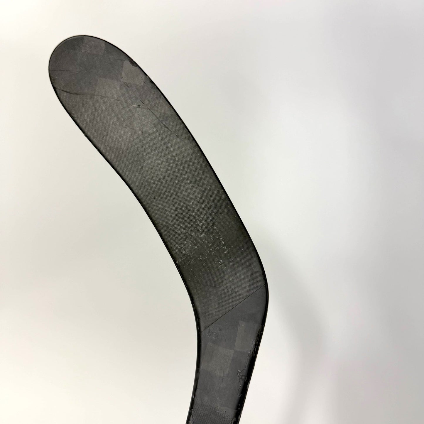 Used Left Black CCM Jetspeed FT8 Pro | 65 Flex P28 Curve Grip | AB999