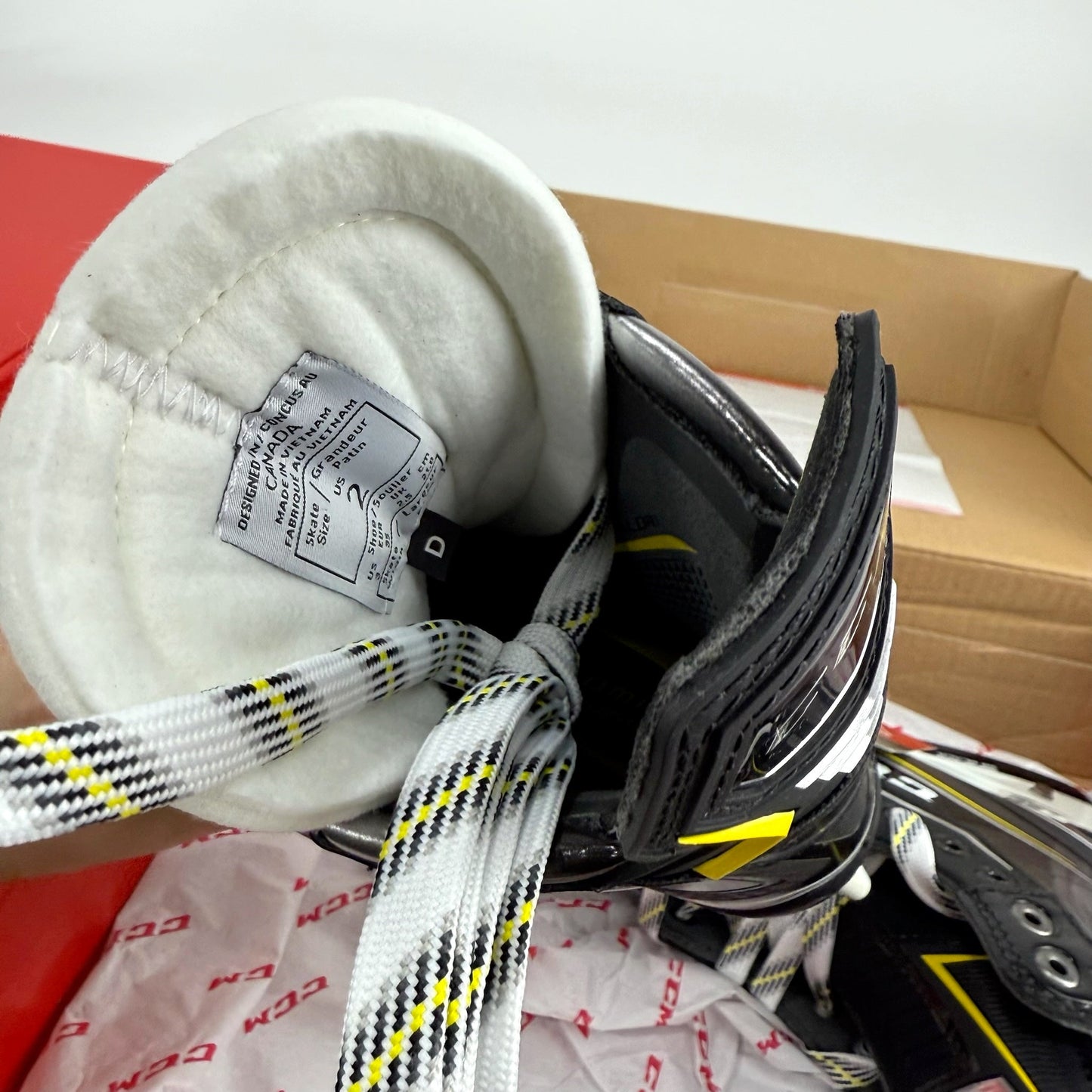 New CCM Tacks 9090 Skates | Junior 2D | CCM479 - Top Flight Hockey