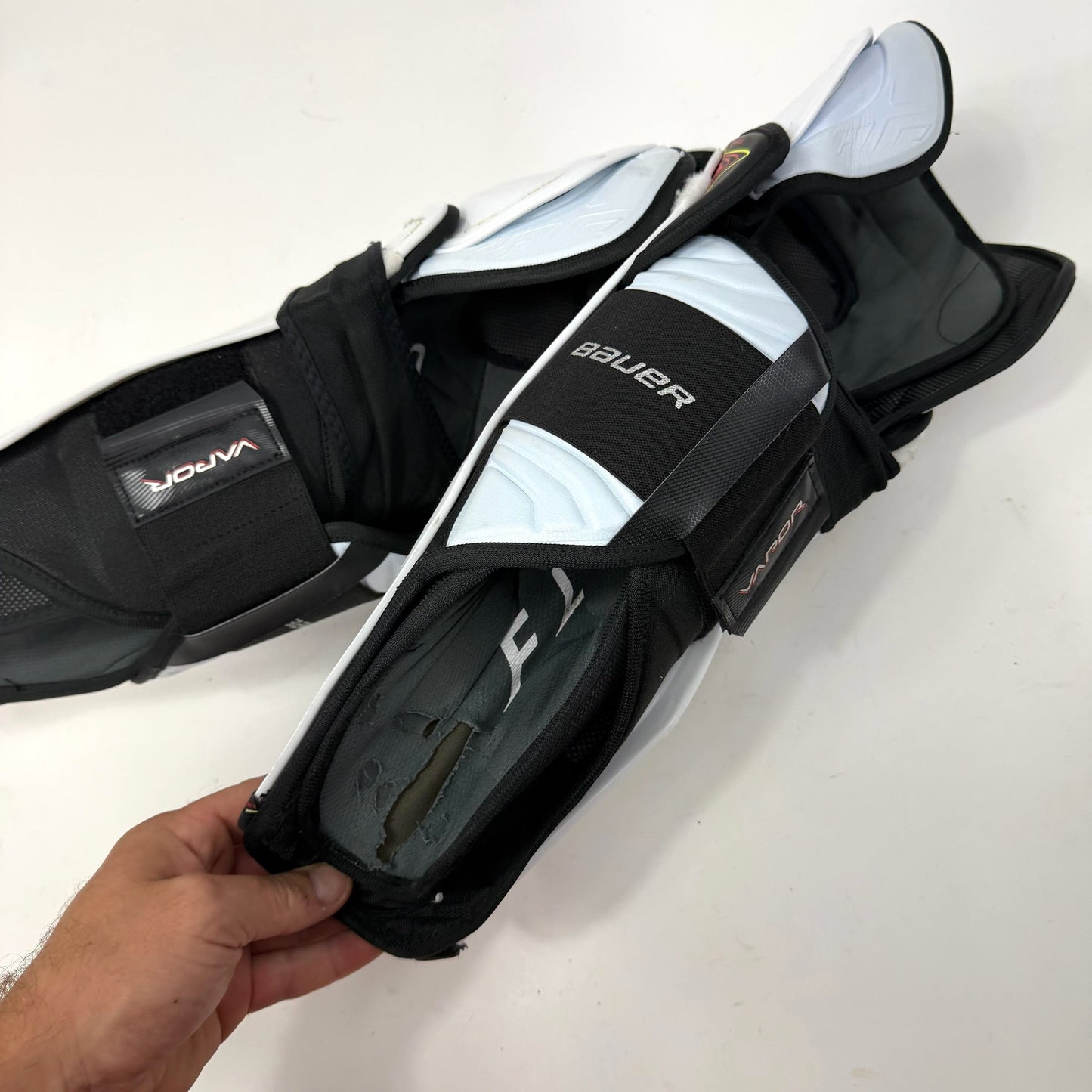 Used Bauer Vapor Flypro Shin Guards | 16" | AB521