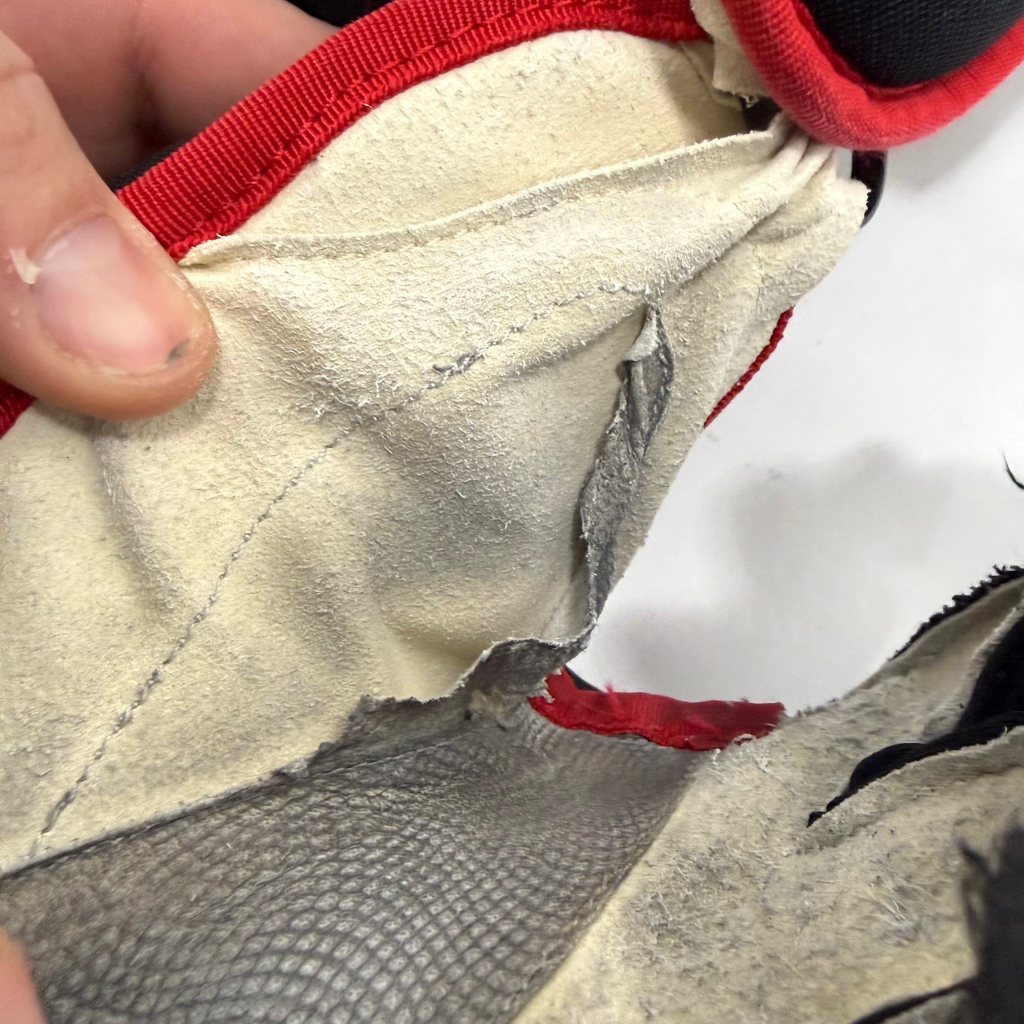 Used Black and Red Chicago Blackhawks True Catalyst 9X Gloves | 14" | Sanford | BH272 - Top Flight Hockey