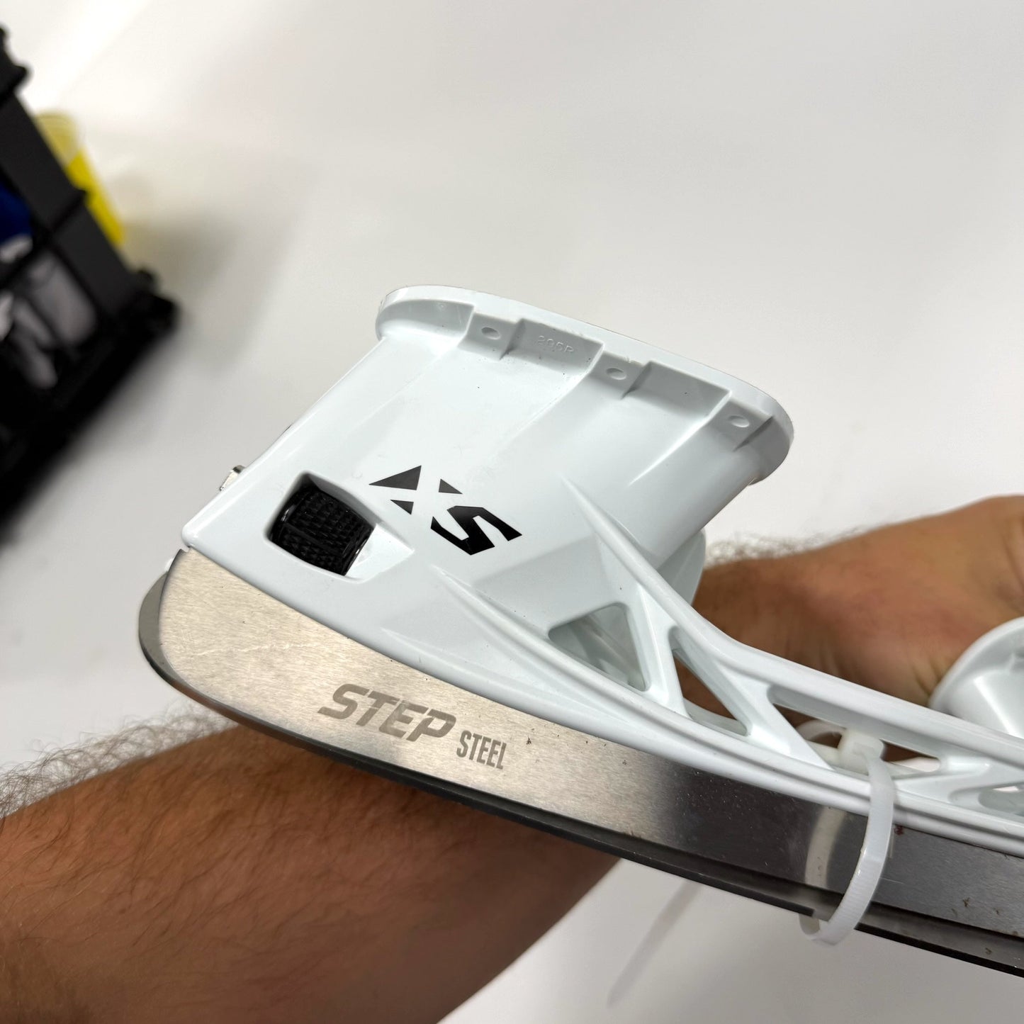 New CCM Speedblade XS Holders with Step Steel | 295MM | AB861