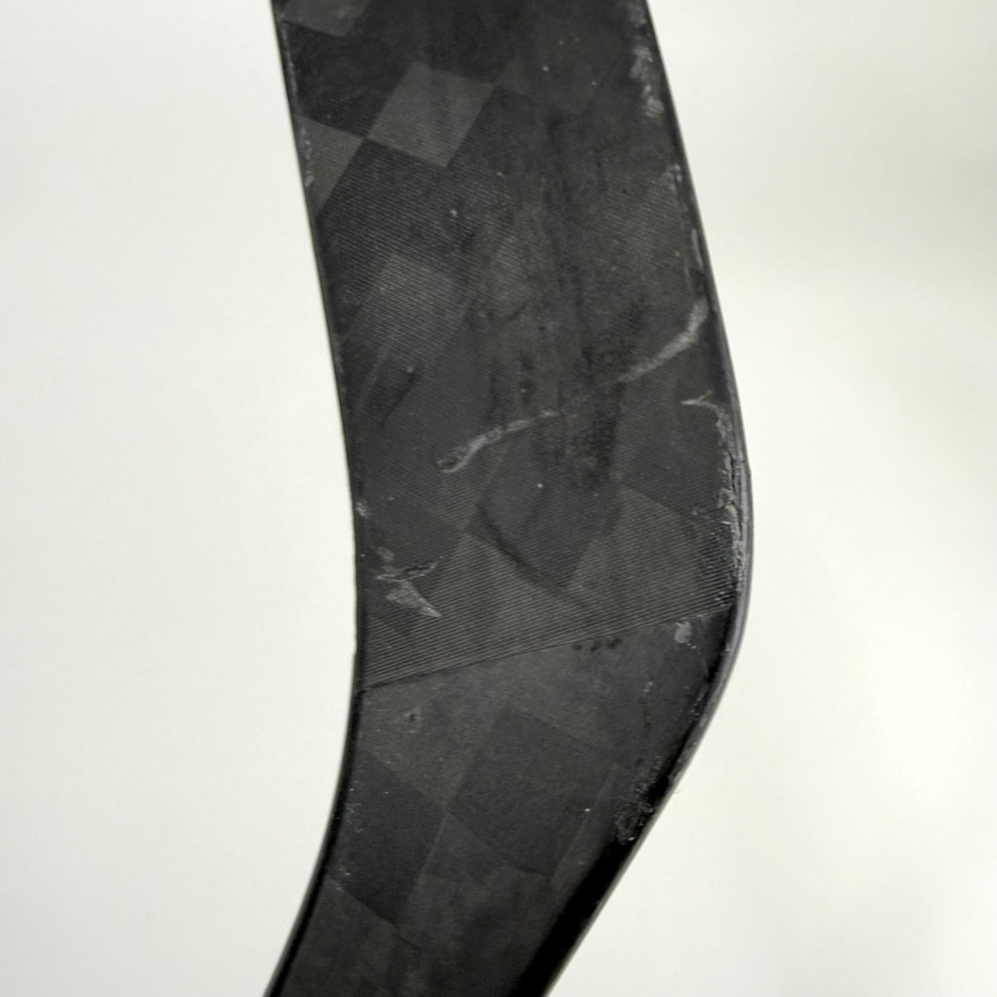 Used Right CCM XF Ghost | 95 Flex P28M Curve Grip | A205