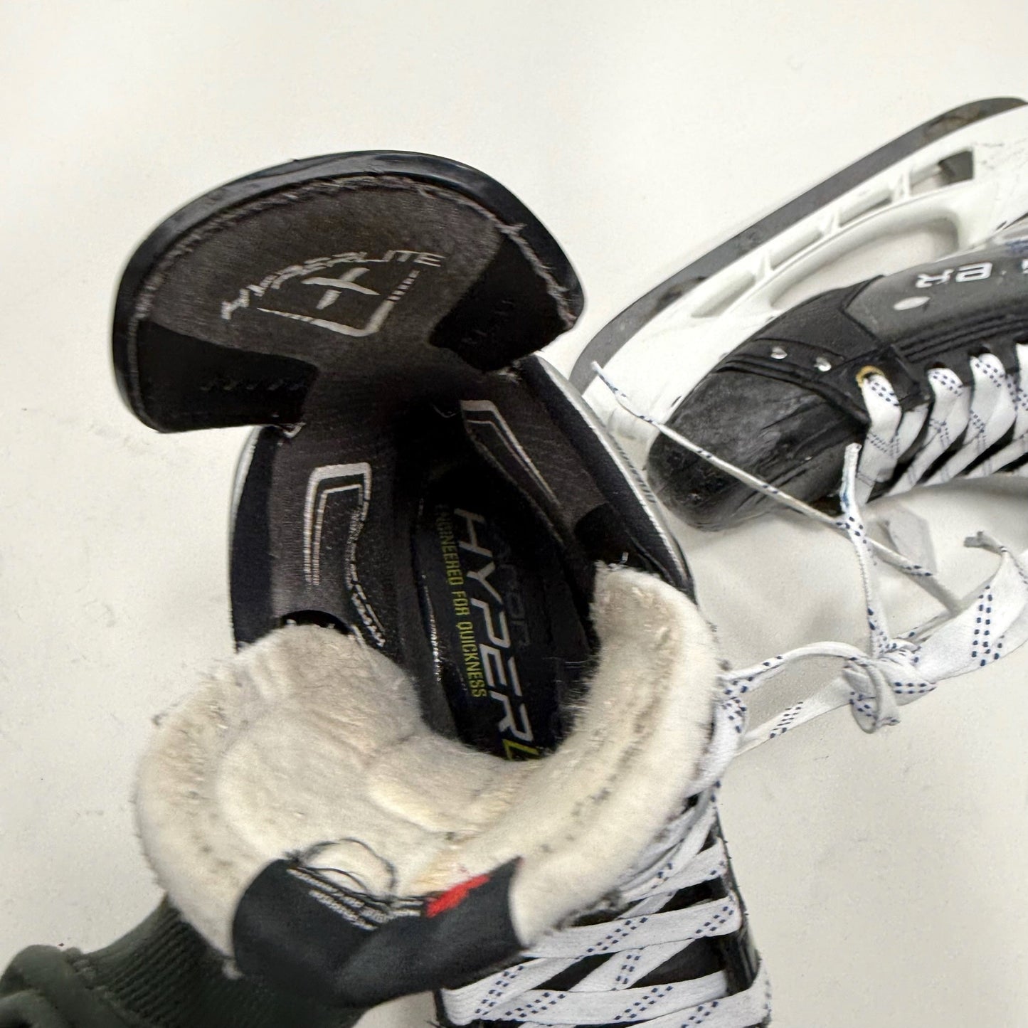 Used Bauer Vapor Hyperlite Skates | 8 1/2 C | Kurashev | BH391 - Top Flight Hockey