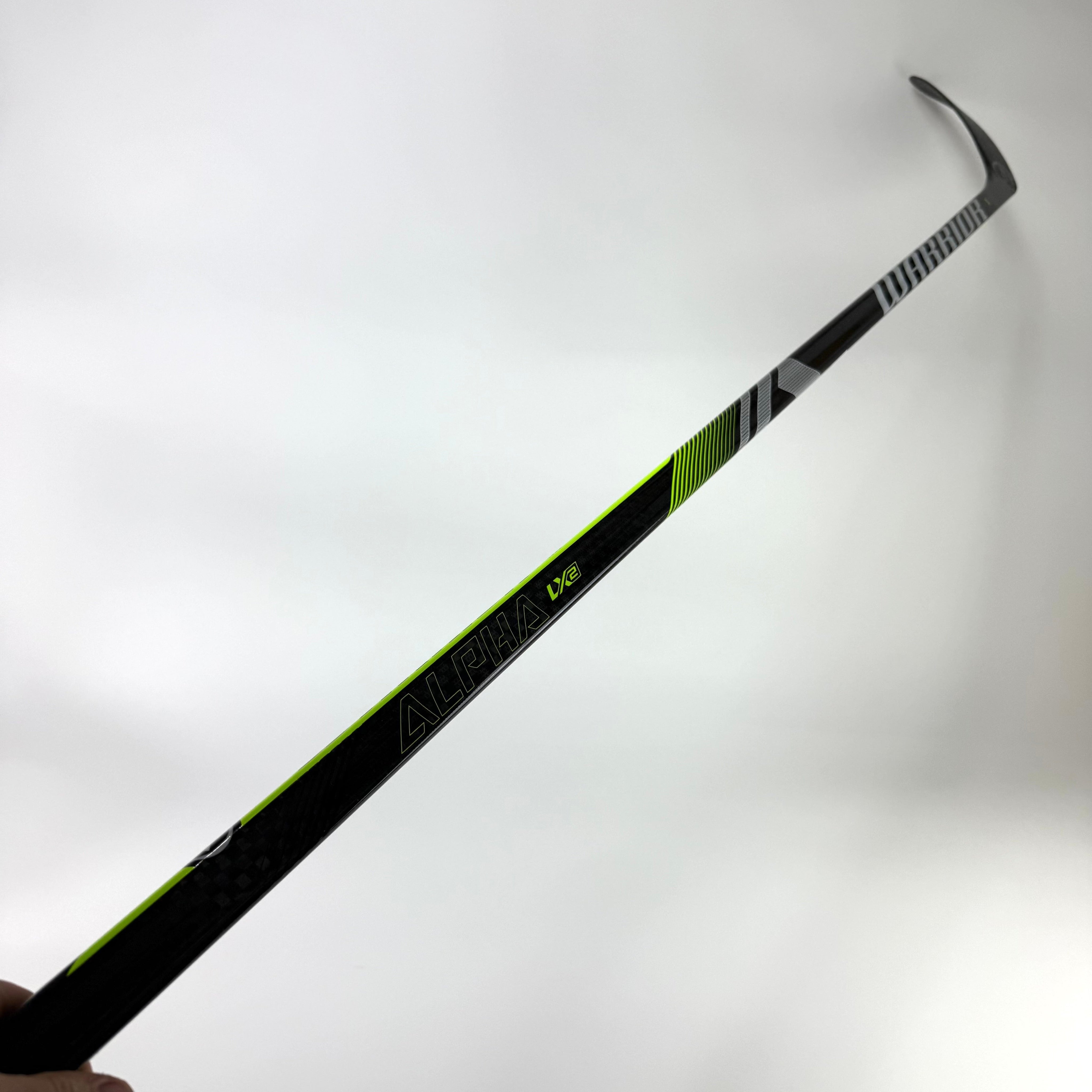 New Right Warrior Alpha LX2 | 85 Flex W28 Curve Grip | R275 - Top Flight Hockey