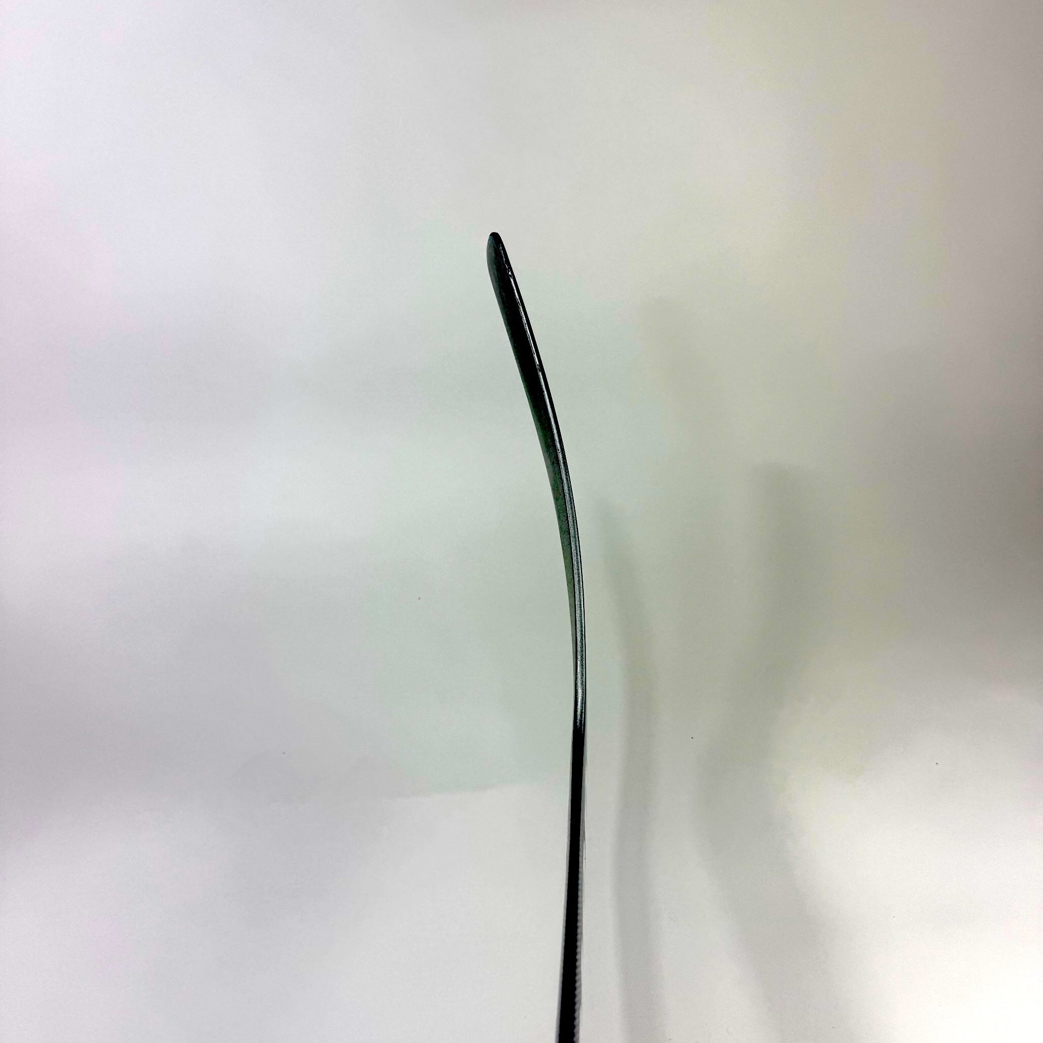 New Full Right Warrior Ritual V2PRO+ Goalie Stick | 26" Paddle P31 Curve | K52.5 - Top Flight Hockey