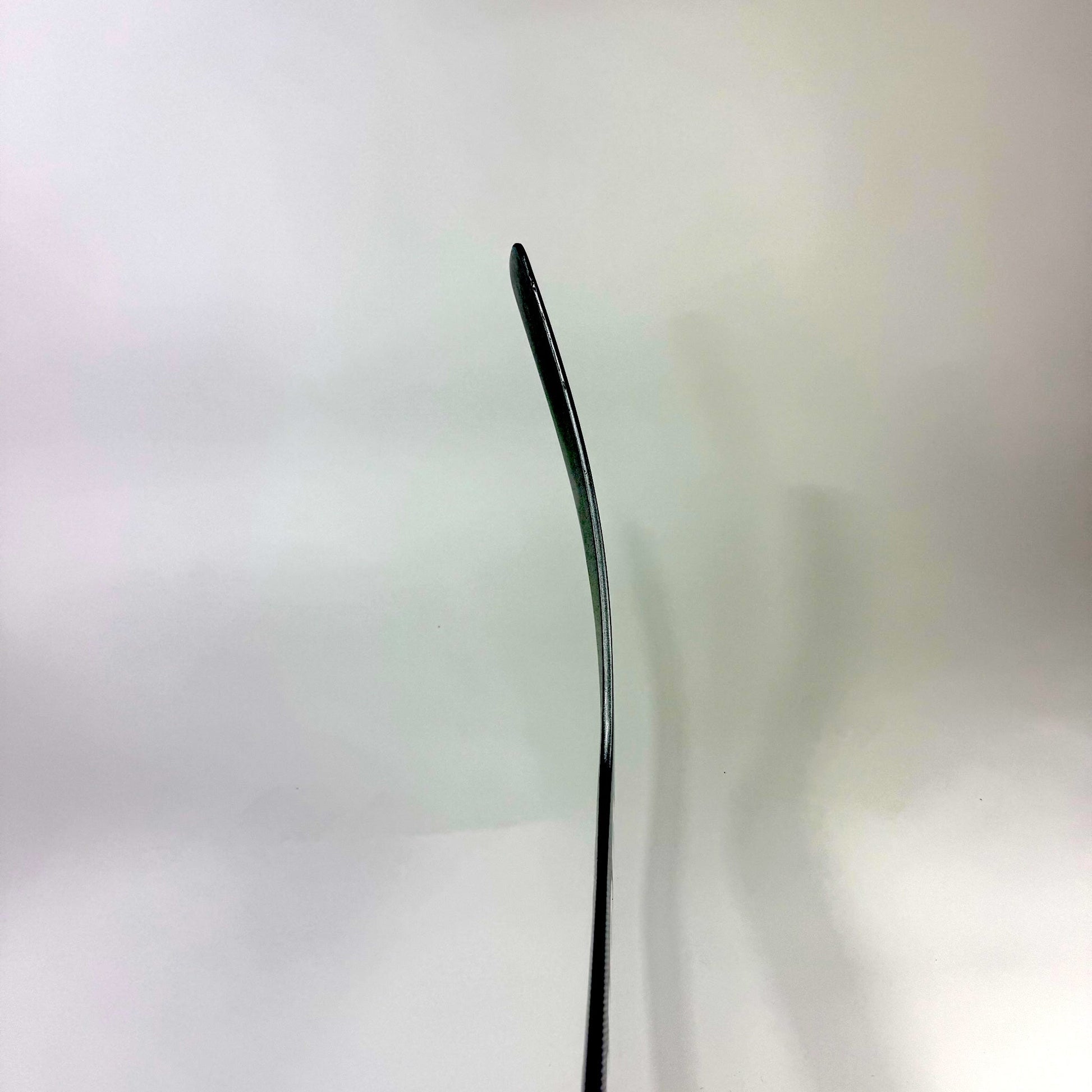 New Full Right Warrior Ritual V2PRO+ Goalie Stick | 26" Paddle P31 Curve | K52.5 - Top Flight Hockey