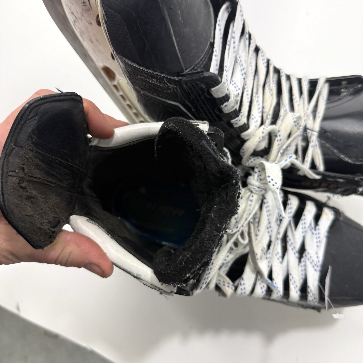 Used Bauer Sureme Total One MX3 Skates | Size 8.5? | BH312