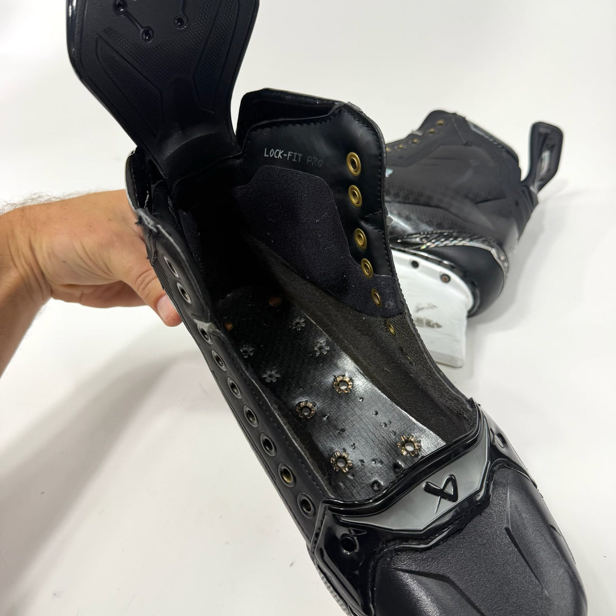 Lightly Used Bauer Supreme Shadow Skates | 10.5 Fit 3 | AB713