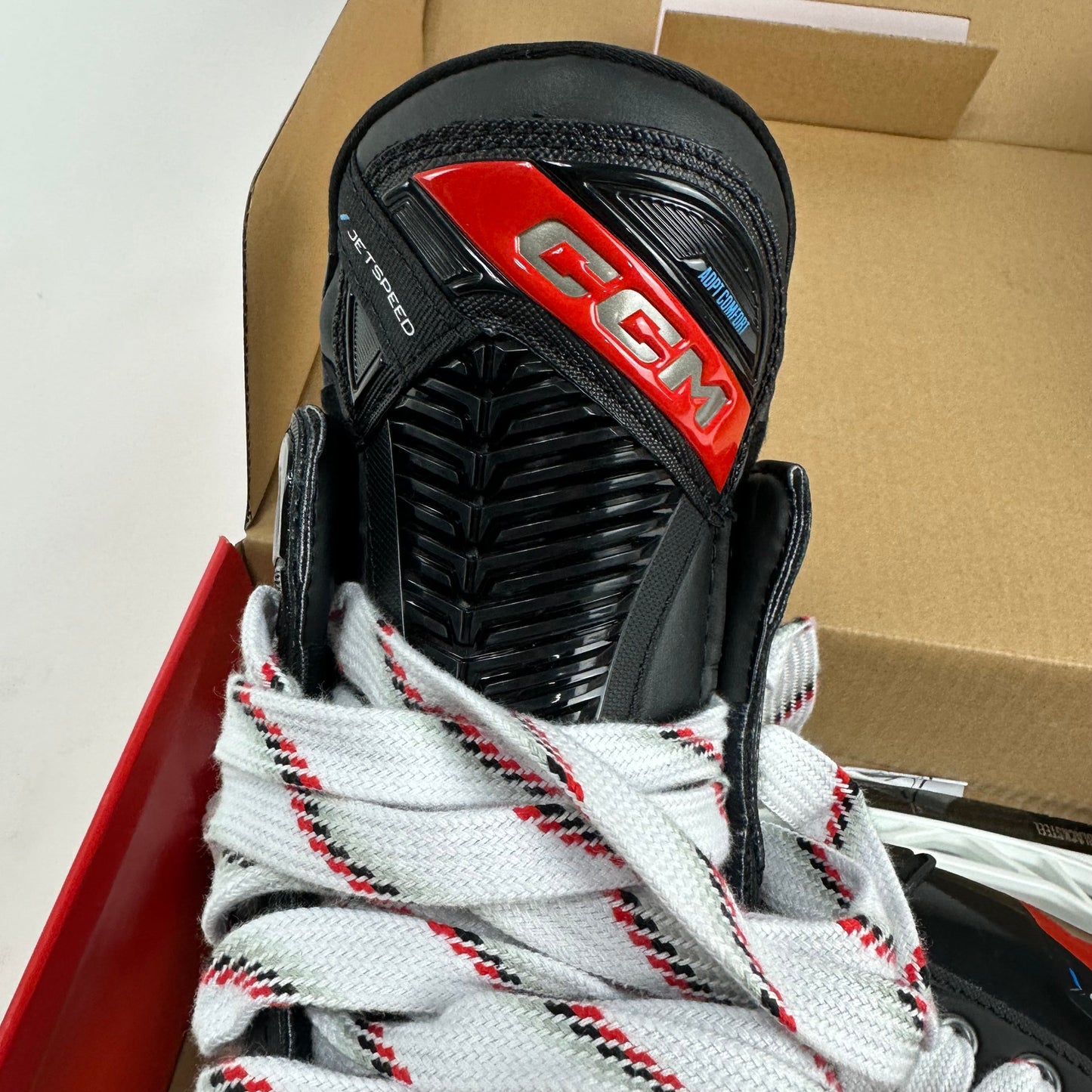 Brand New CCM FT6 Pro Hockey Skates - Size 5 Tapered - #K15 - Top Flight Hockey