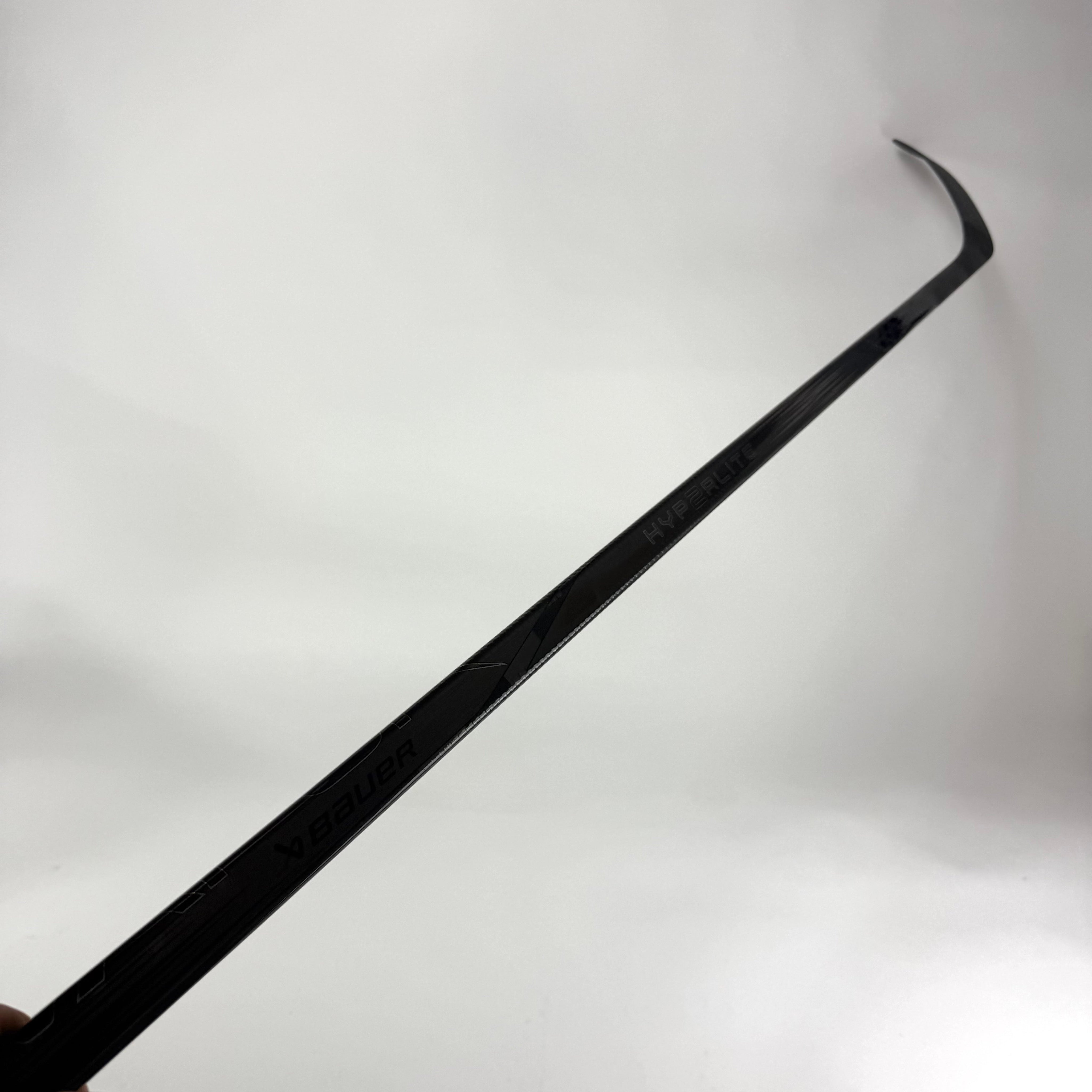 New Right Black Bauer Vapor Hyperlite2 | 87 Flex Malkin Pro Curve Grip | E785 - Top Flight Hockey