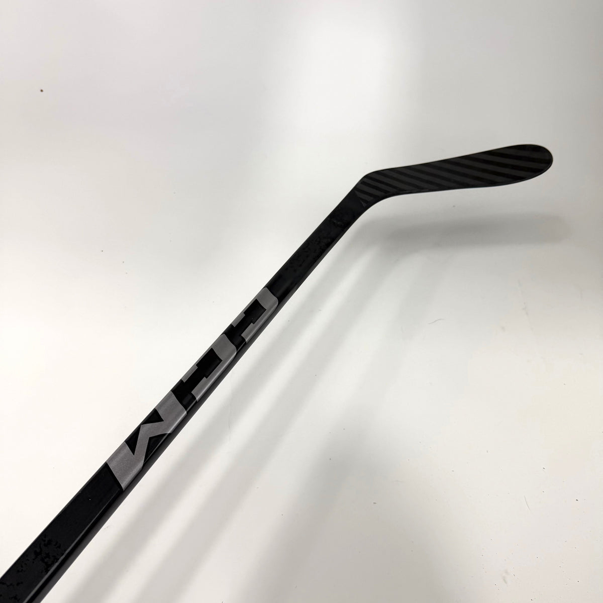 New Right CCM Ribcor 96K | 85 Flex P28 Curve Grip | AB337 - Top Flight Hockey