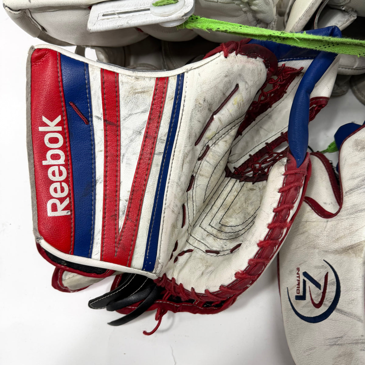 Used Regular White/Red/Blue Reebok INT Pro Full Goalie Set | 31+1" Pads | AB357 and Ab353