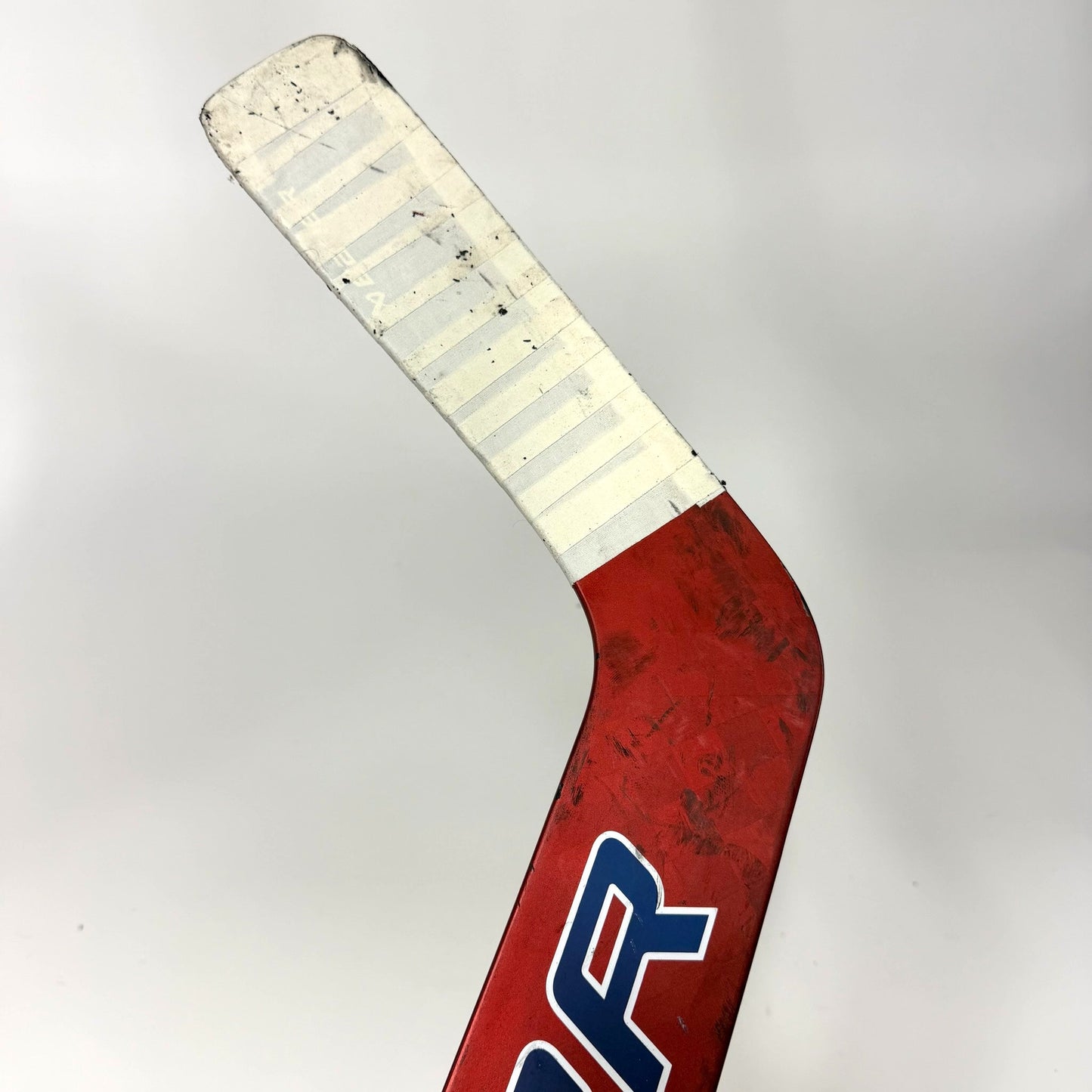 Used Regular Red/White/Navy Bauer Vapor Hyperlite 2 Goalie Stick | 26" Paddle P34 Curve | AB709
