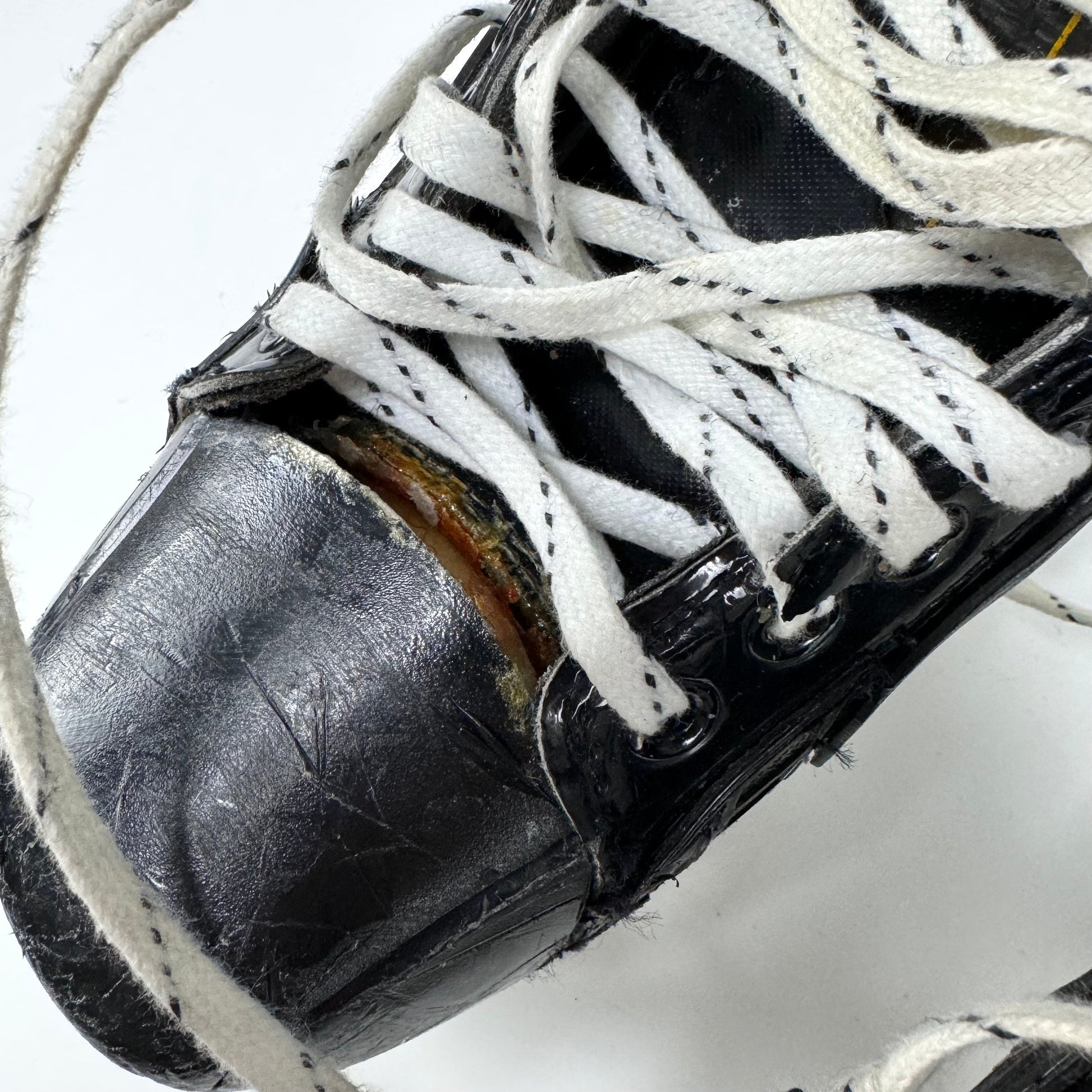 Used Bauer Supreme 2S Pro Skates | 10.5 D | TBL612 - Top Flight Hockey