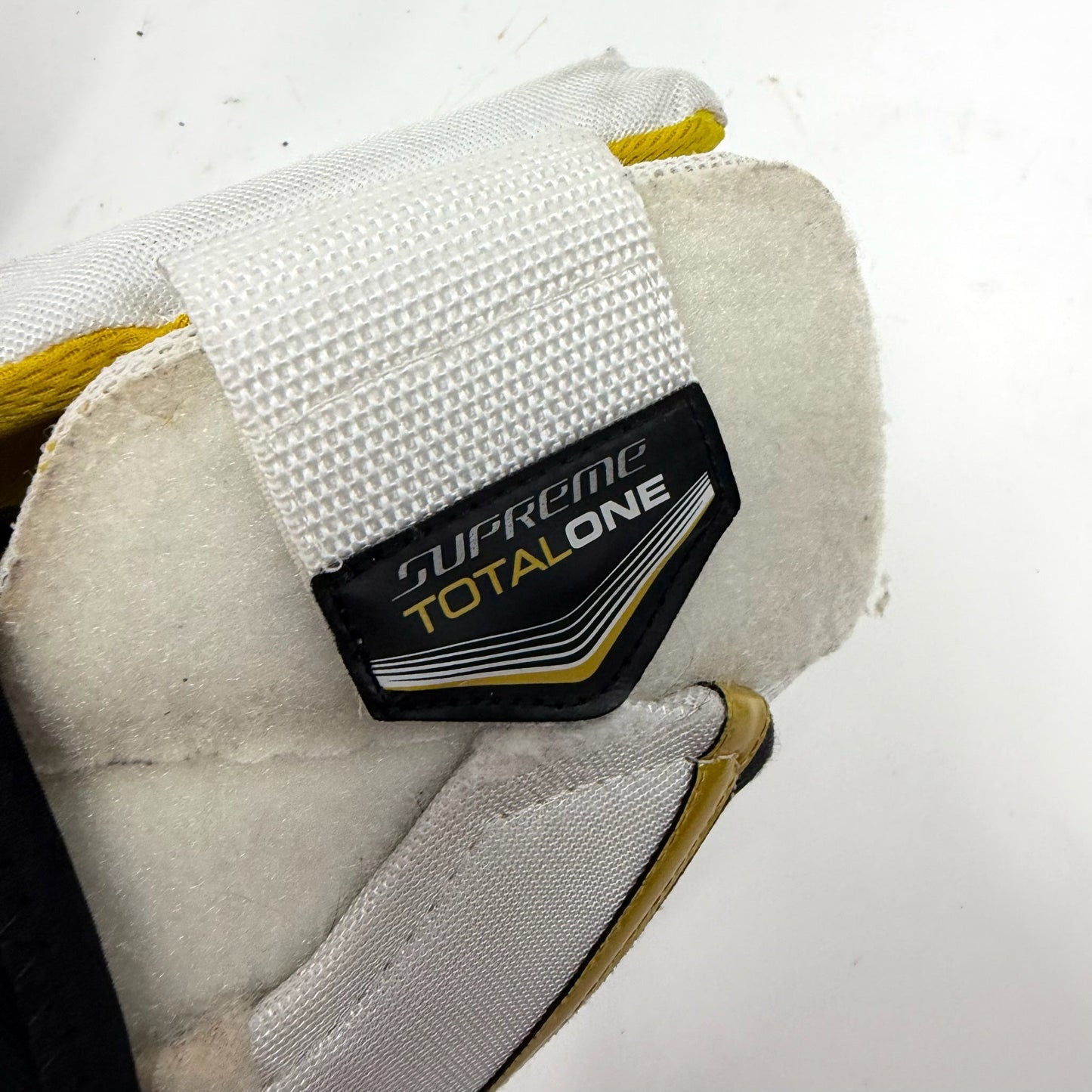 Used Bauer Supreme Total One Elbow Pads | Senior Medium | AB542