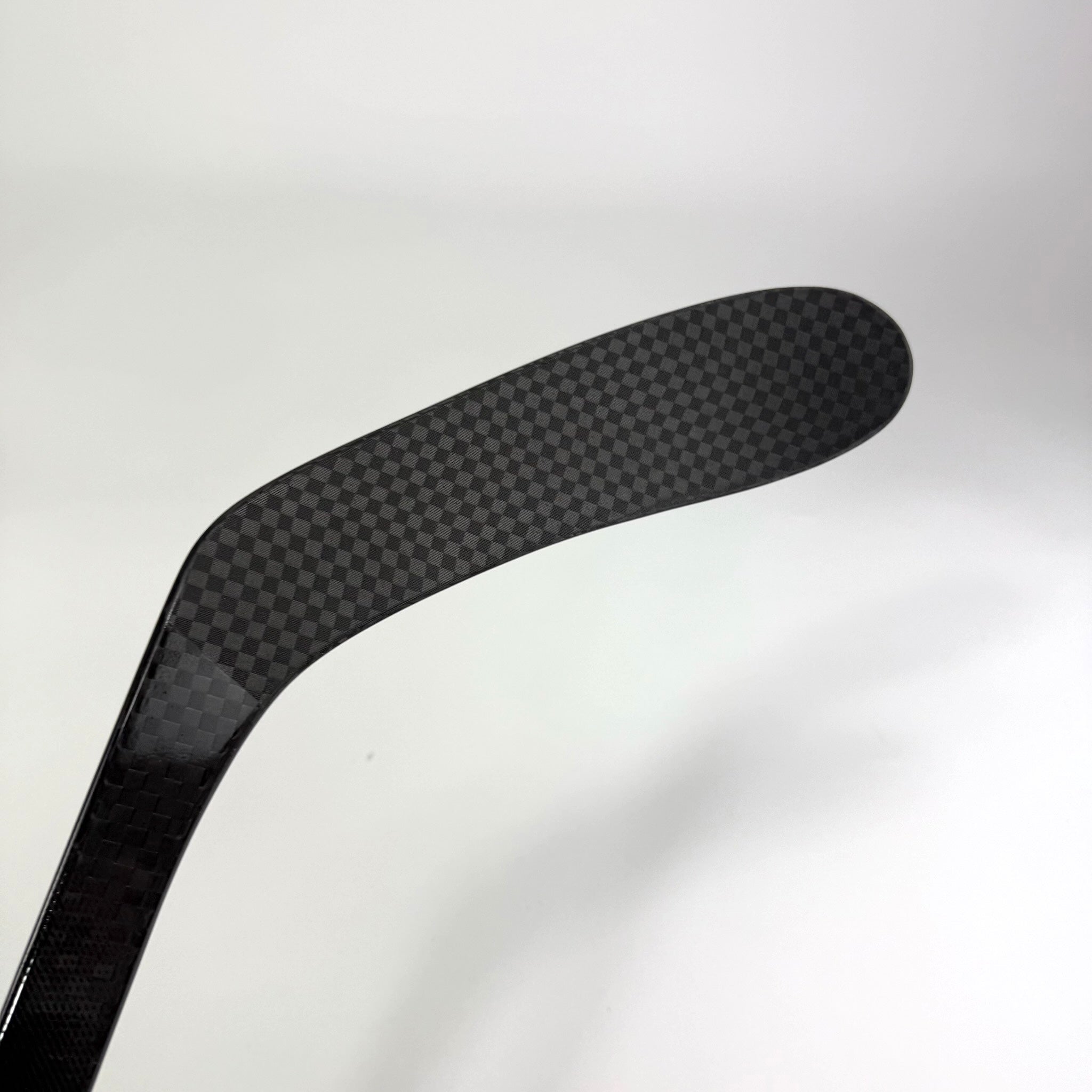 New Right Warrior Alpha LX3 | 75 Flex W28 Curve Grip | F455 - Top Flight Hockey