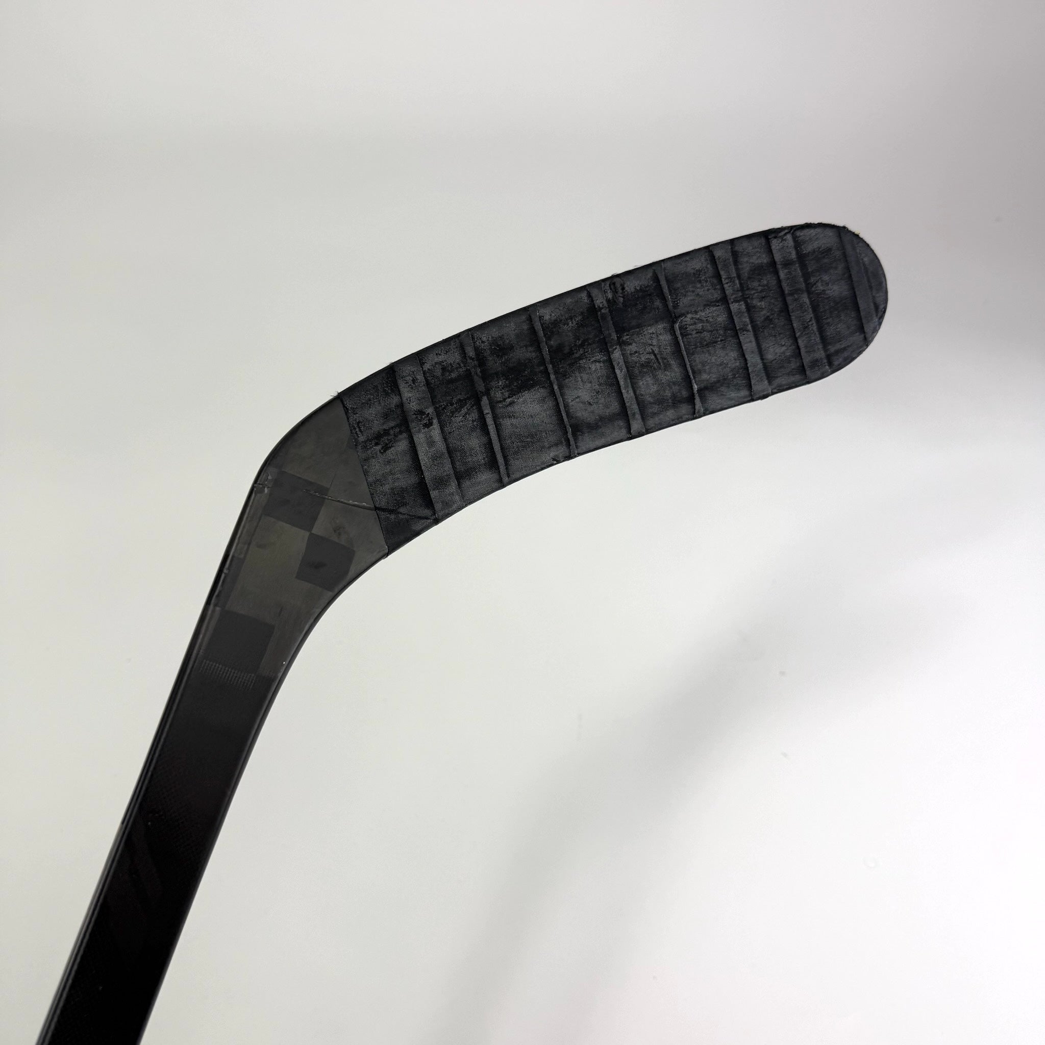 Used Right CCM Tacks XF Pro | 85 Flex Mackinnon Pro Curve Grip | F307 - Top Flight Hockey