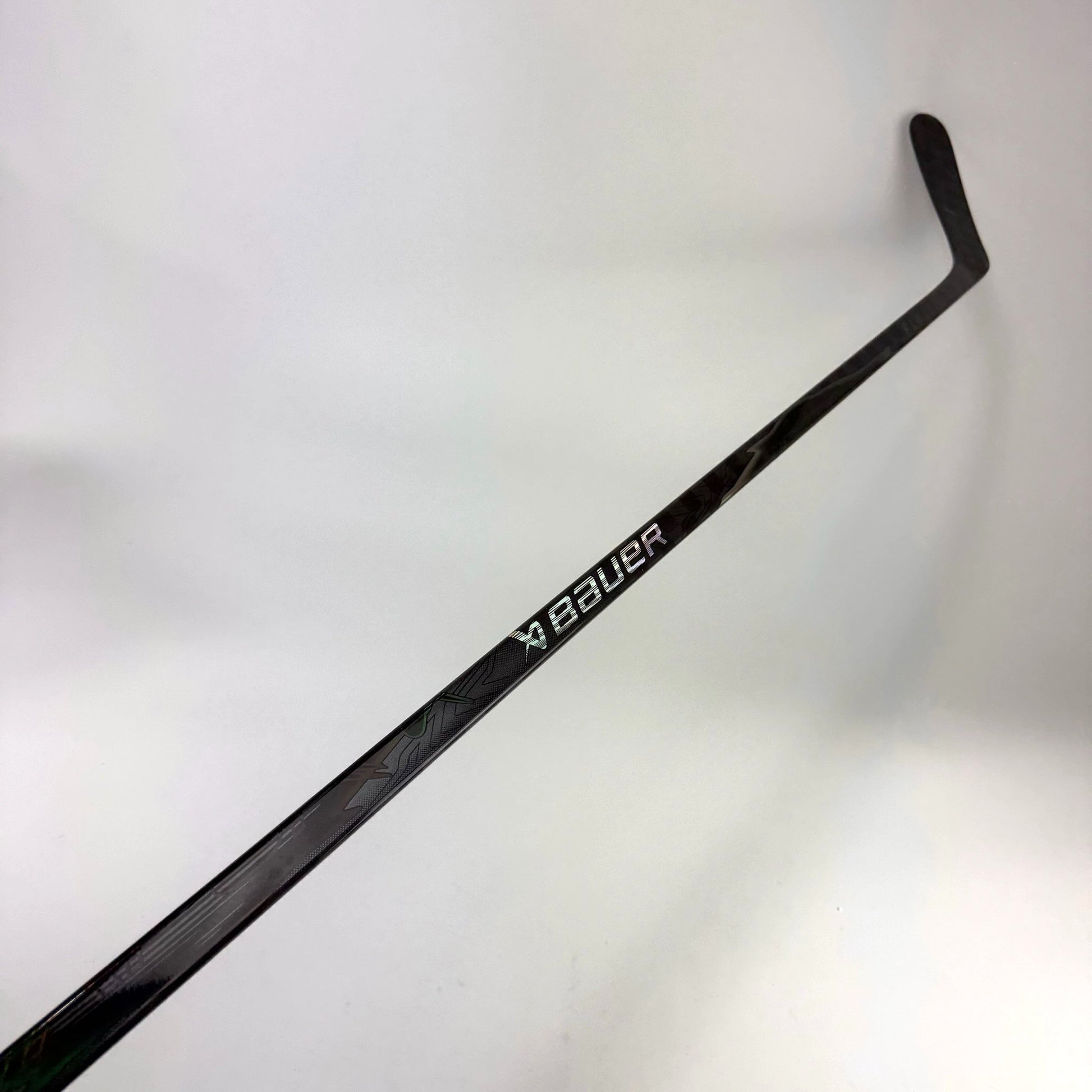 New Left Black Bauer Vapor Flylite | 107 Flex P92M Curve Grip | J764 - Top Flight Hockey