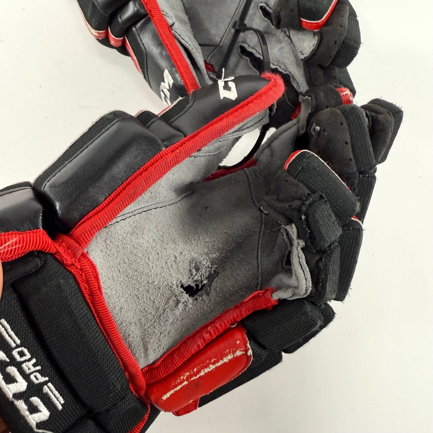 Used Blackhawks CCM HGCL Gloves 14" | L353