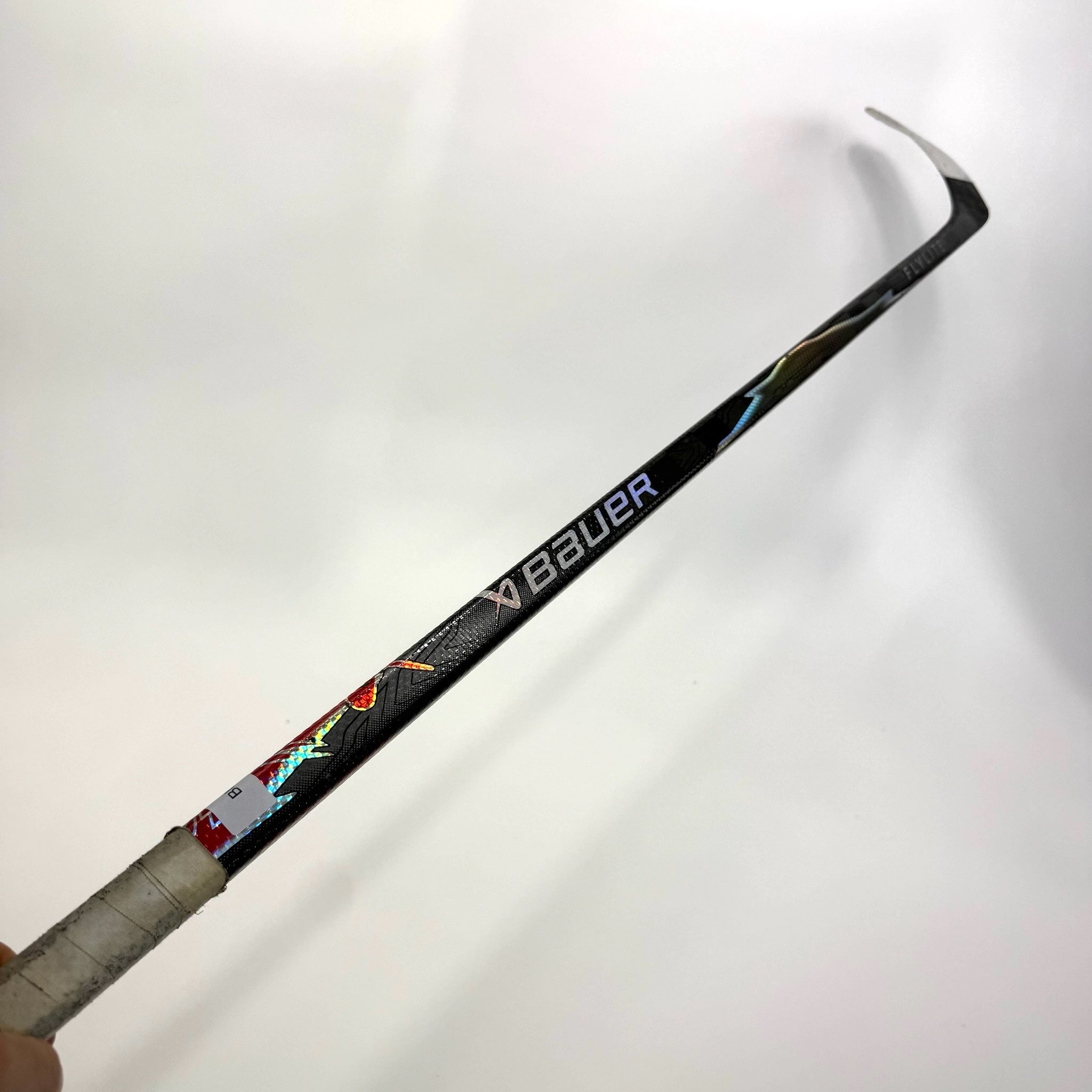 Used Right Red Bauer Vapor Flylite | 77 Flex P92 Curve Grip | BH506 - Top Flight Hockey