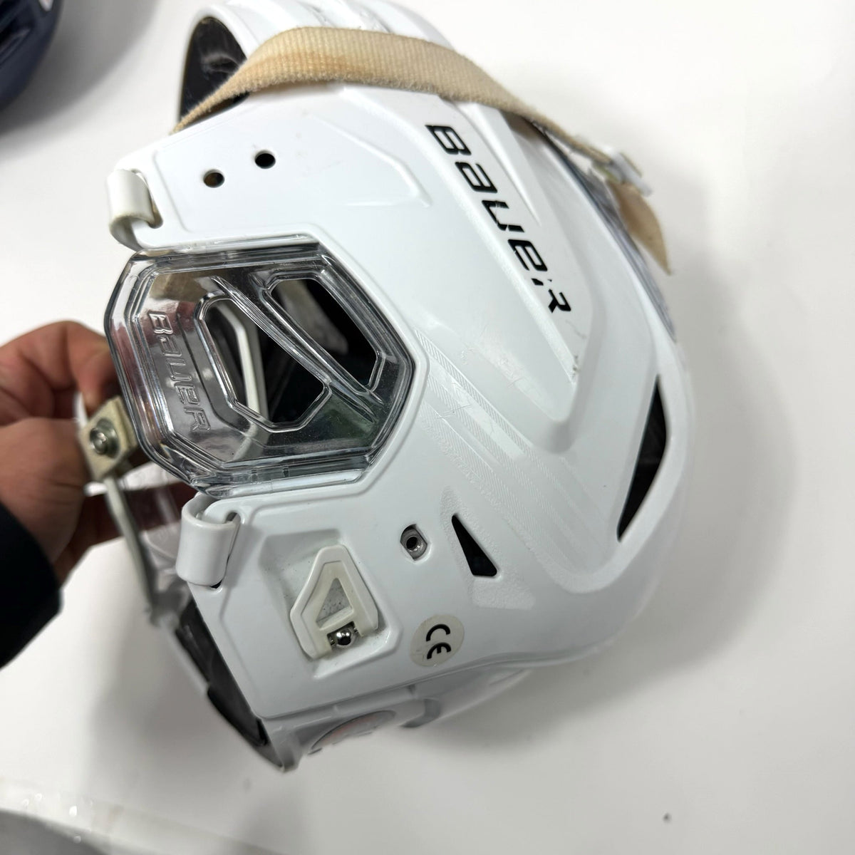 Used White Bauer Re-akt 85 Helmet | Medium | AB172 - Top Flight Hockey