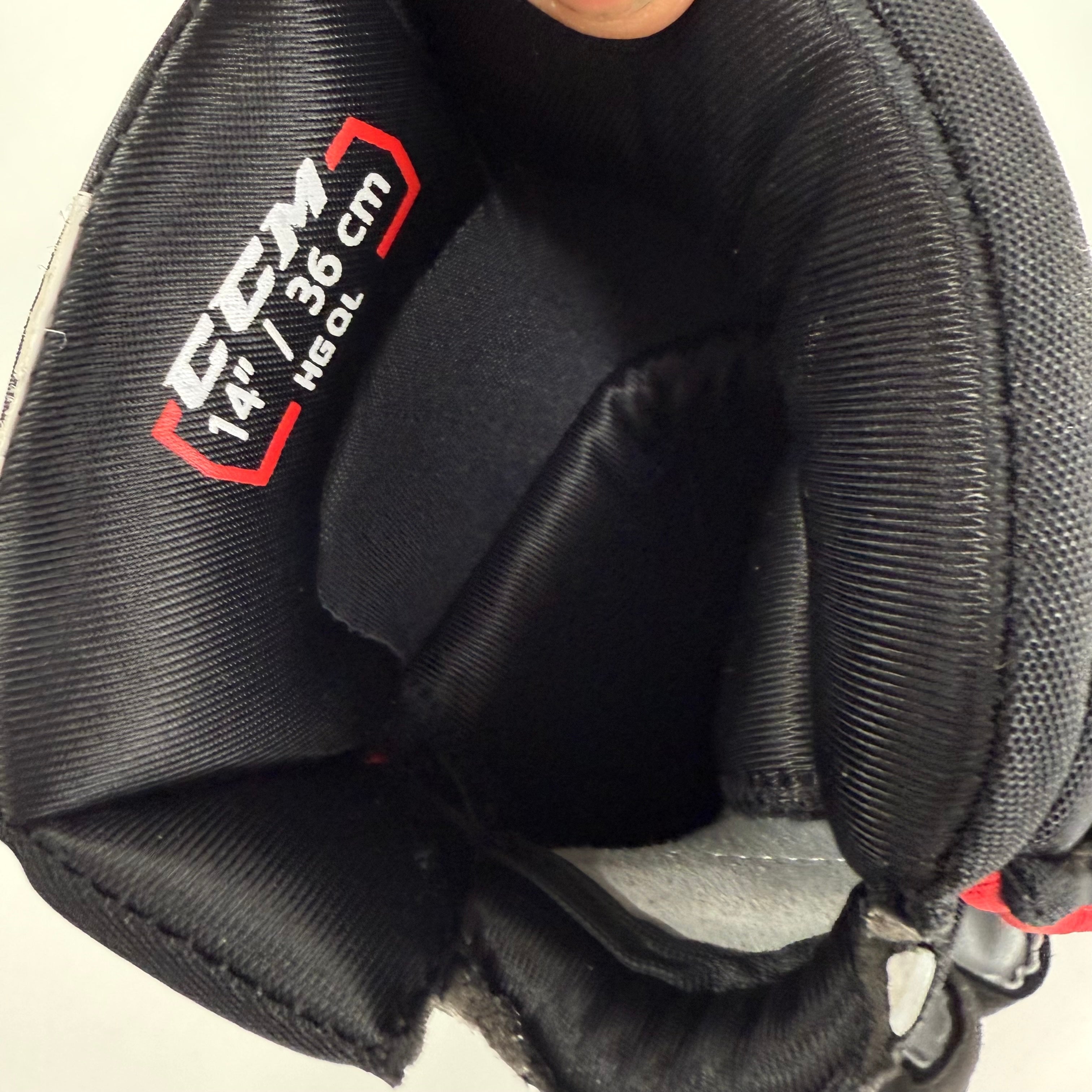 Used Chicago Blackhawks CCM HGQL 14" Gloves | L358 - Top Flight Hockey