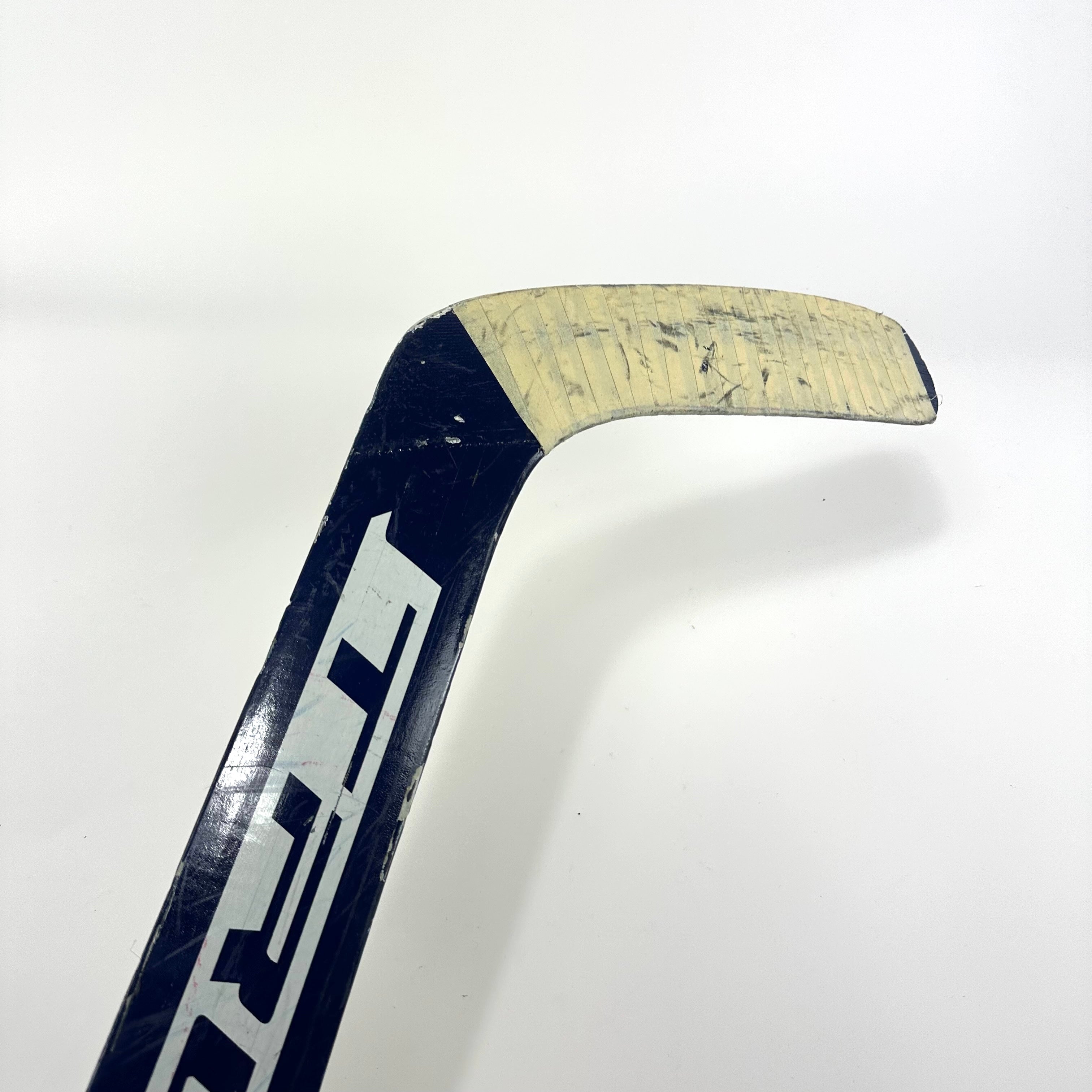 Damaged True Catalyst 9X Wood Goalie Stick | Regular | Elliot | 25" paddle | TBL345