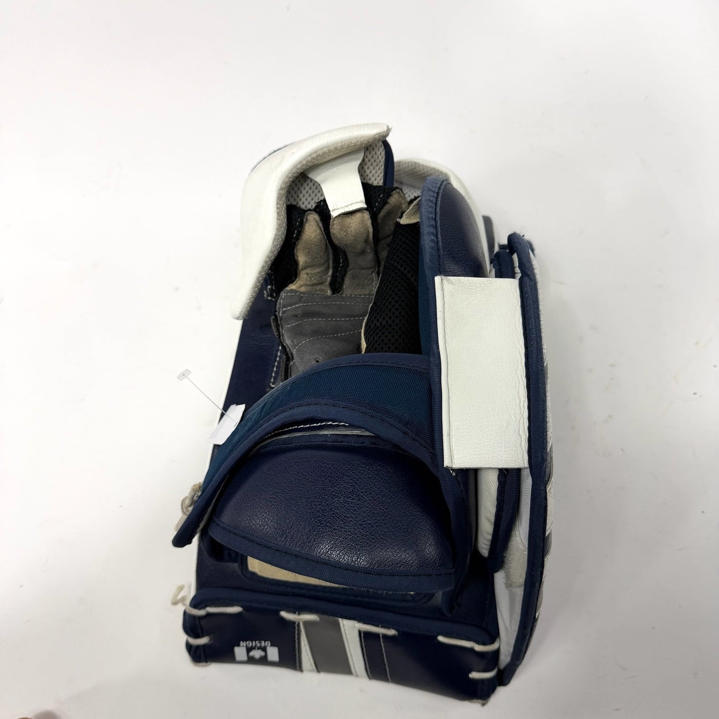 Used Regular Navy/Silver/White Brian's Subzero 7.0 Goalie Blockers | Intermediate |  AB531