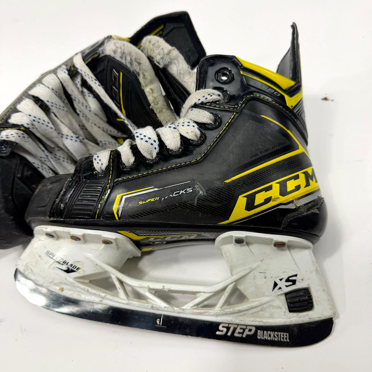 Used CCM Super Tacks 9380 Skates | Size 2.5 D | AB795