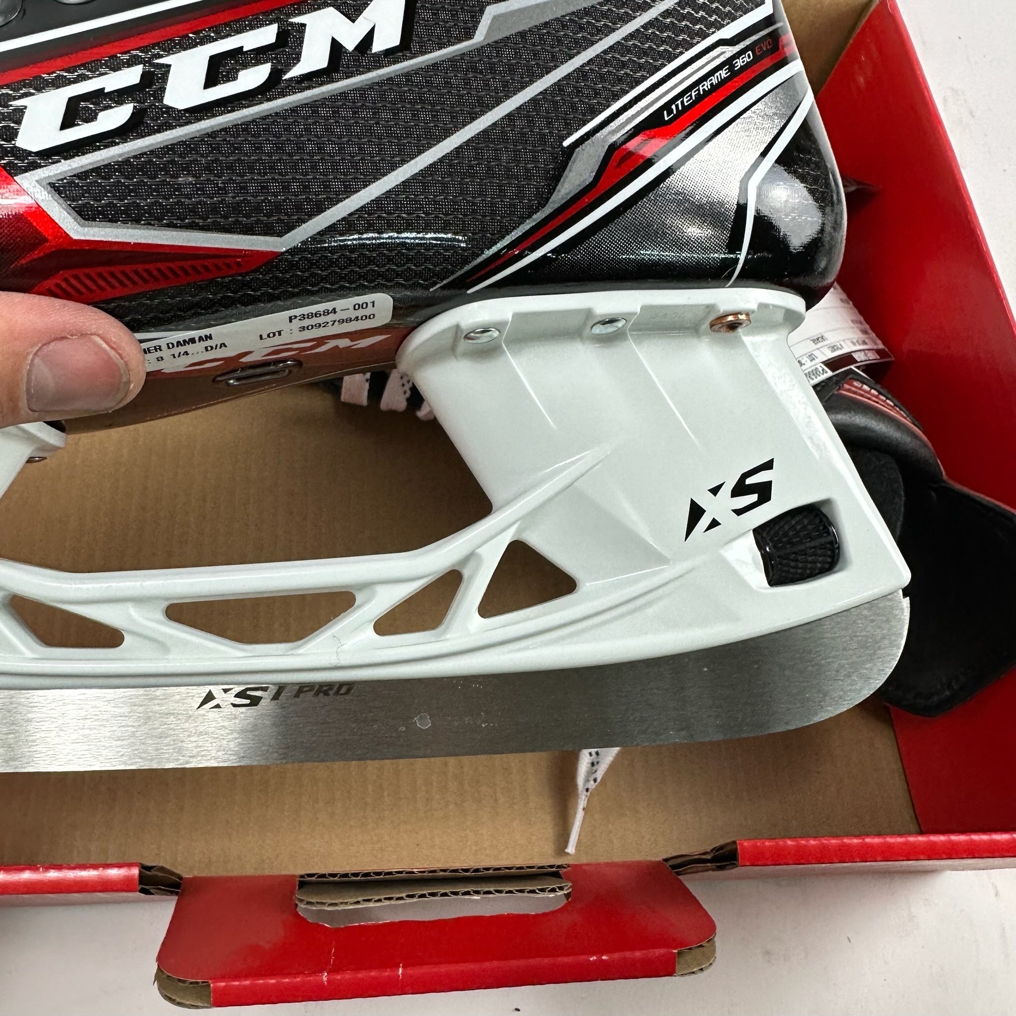 New CCM Jetspeed FT2 Skates | Size 8 3/4 D | M323