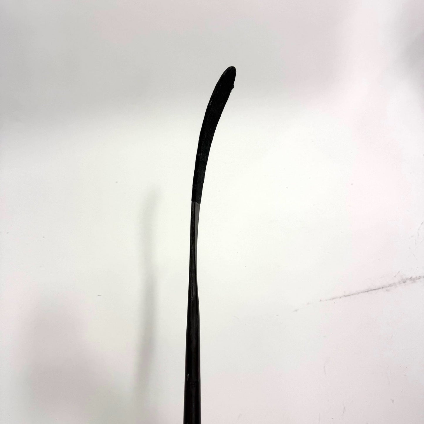 Used Left Red Bauer Vapor Hyperlite 2 | 87 Flex P28 Curve Grip | Ilya Mikheyev | BH193 - Top Flight Hockey