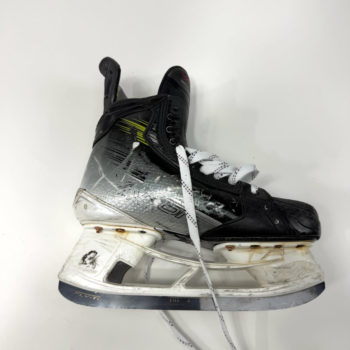 Used Bauer Vapor Hyperlite 2 Skates | Size 8 Fit 1 | AB769