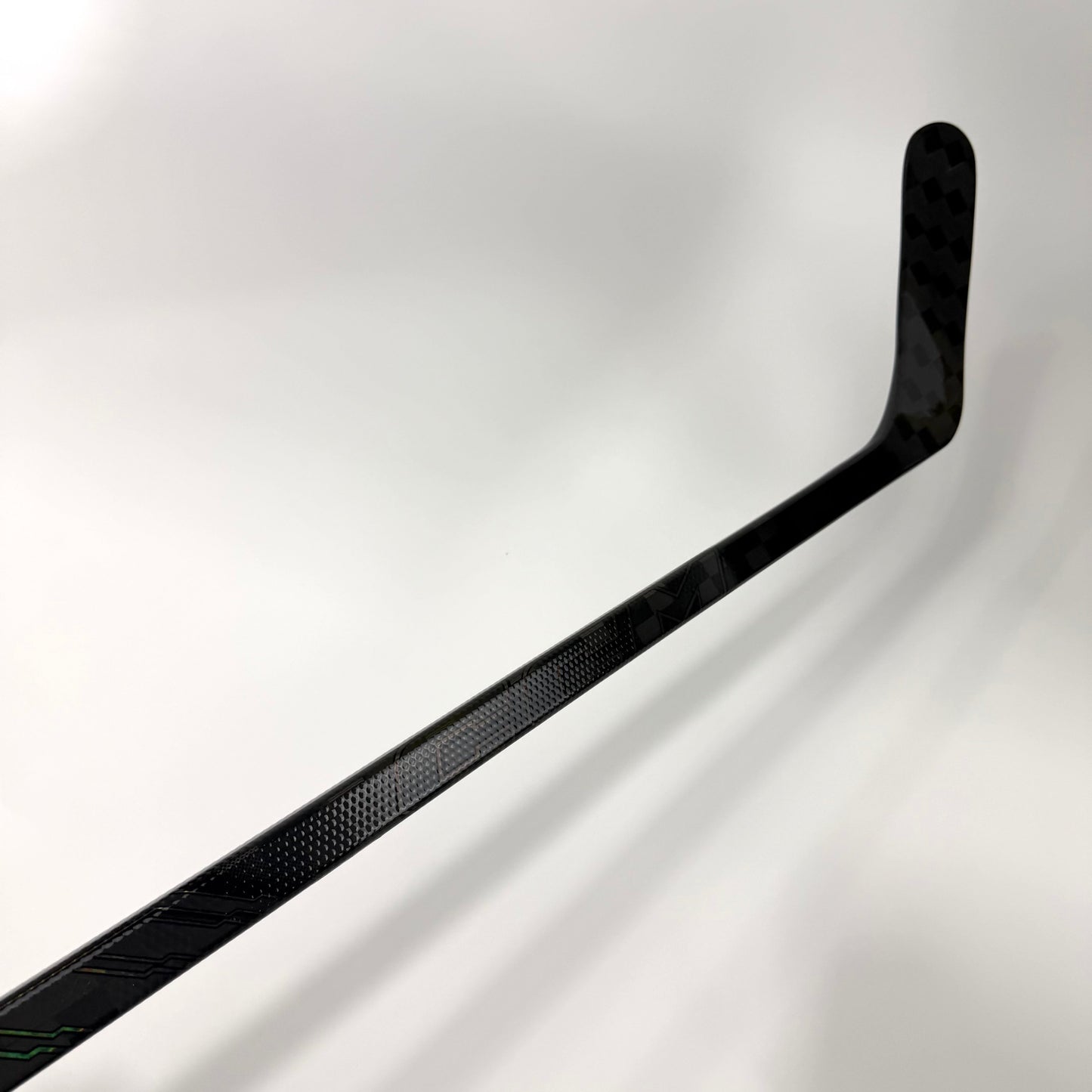 New Left CCM Tacks XF Ghost | 80 Flex P90TM Curve Grip | AB726