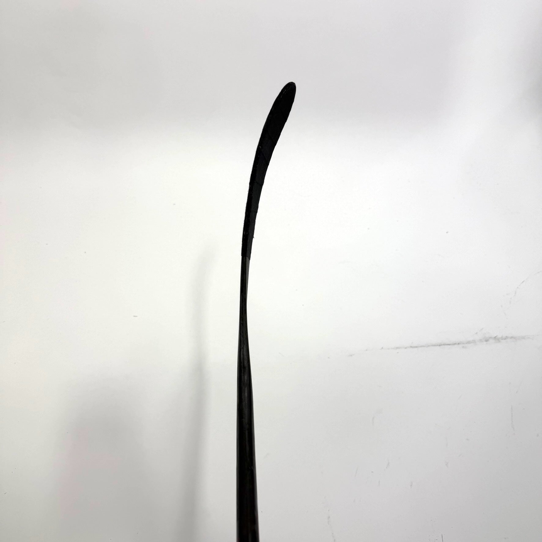 Used Left Red Bauer Vapor Hyperlite 2 | 87 Flex P28 Curve Grip | Ilya Mikheyev | BH192 - Top Flight Hockey