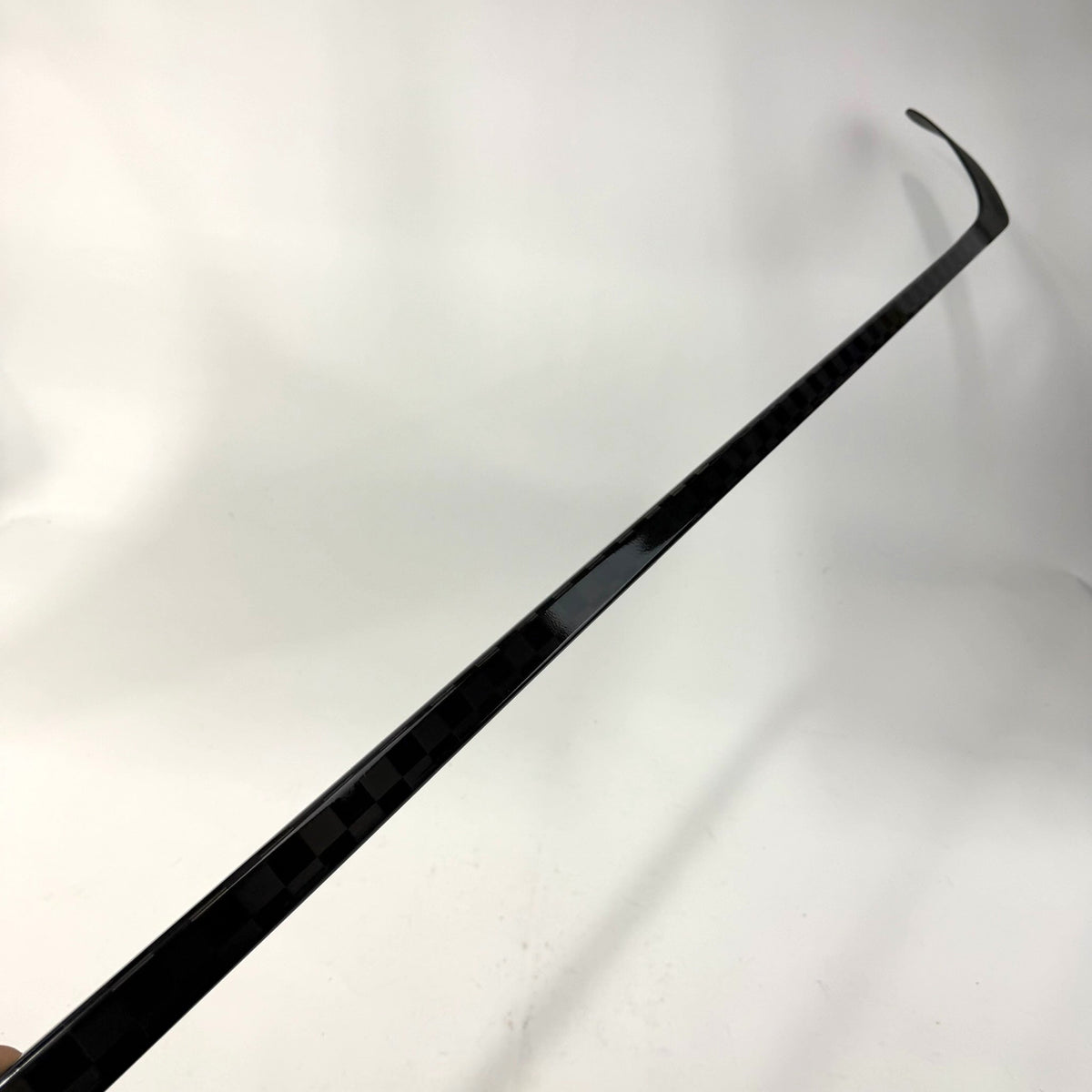 New Right HSM Pro Blackout Exta Lite | 85 Flex P28 Curve Grip | AB430 - Top Flight Hockey