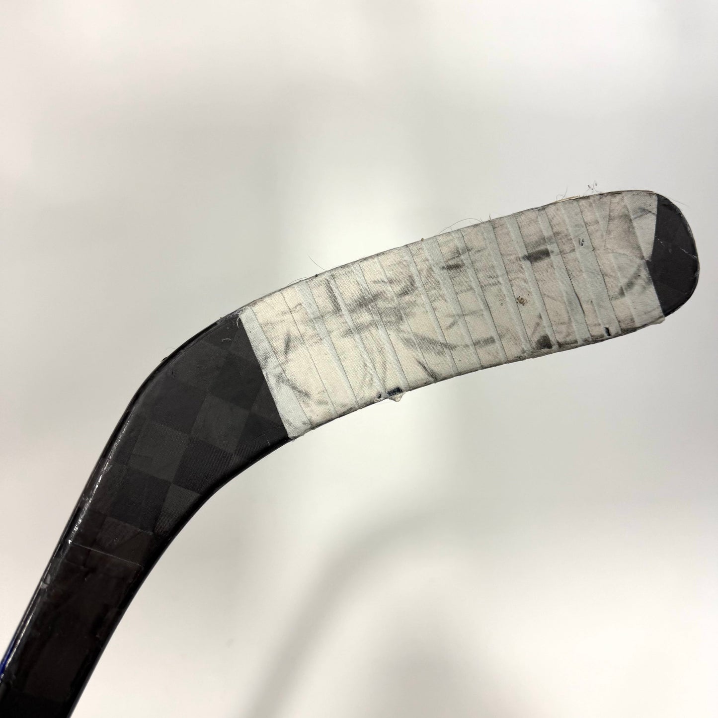 Used Right Blue Bauer Nexus Sync | 65 Flex P88 Curve Grip | AB945